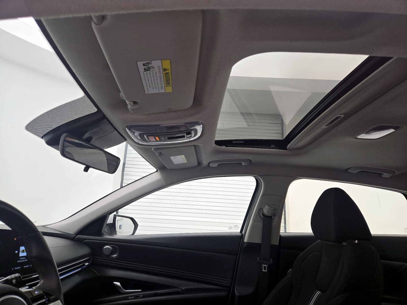 Sunroof(s) & Overhead Airbags