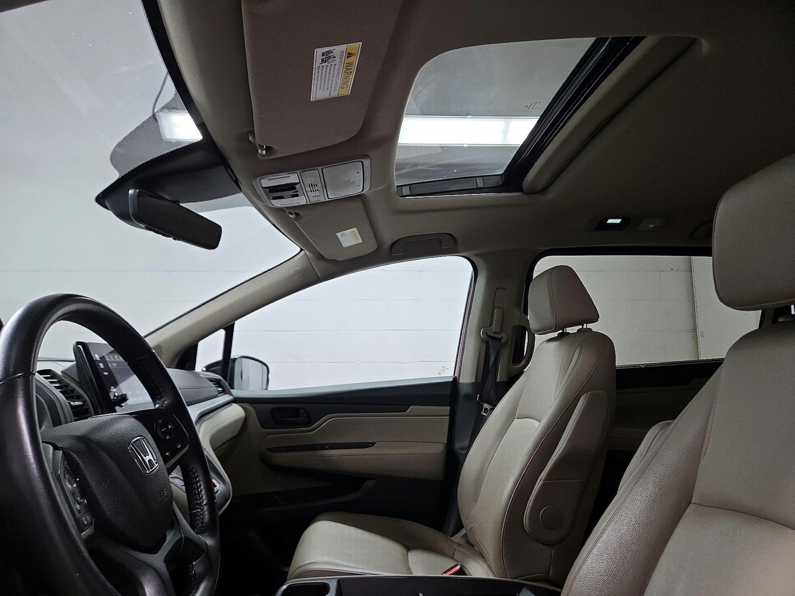 Sunroof(s) & Overhead Airbags