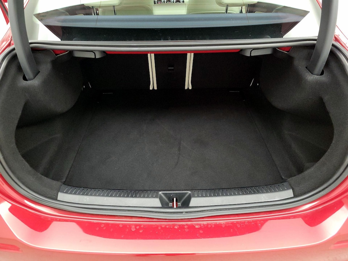 Trunk/Cargo (Seats Up)