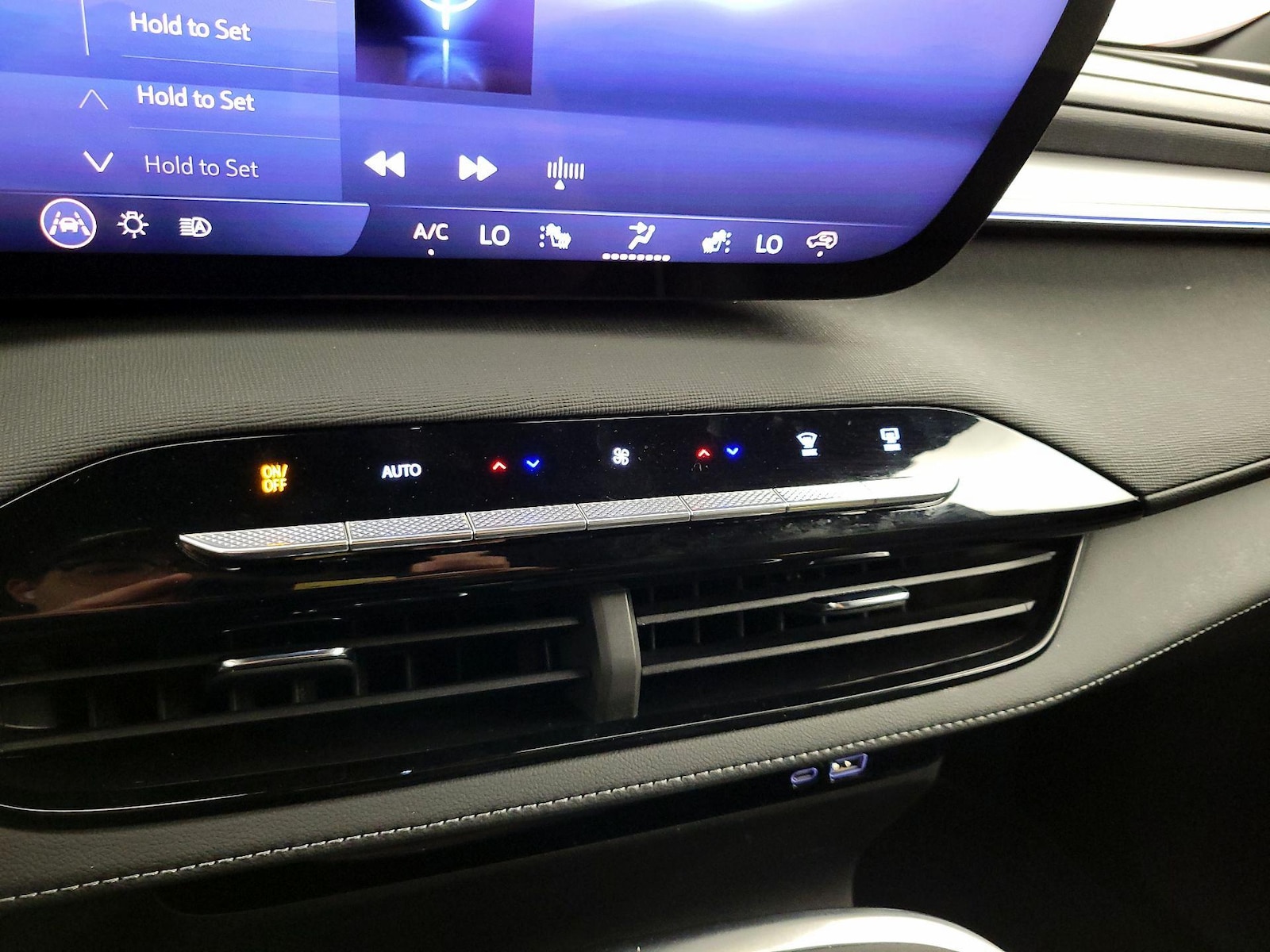 2026 Buick Enclave Preferred - Photo 18