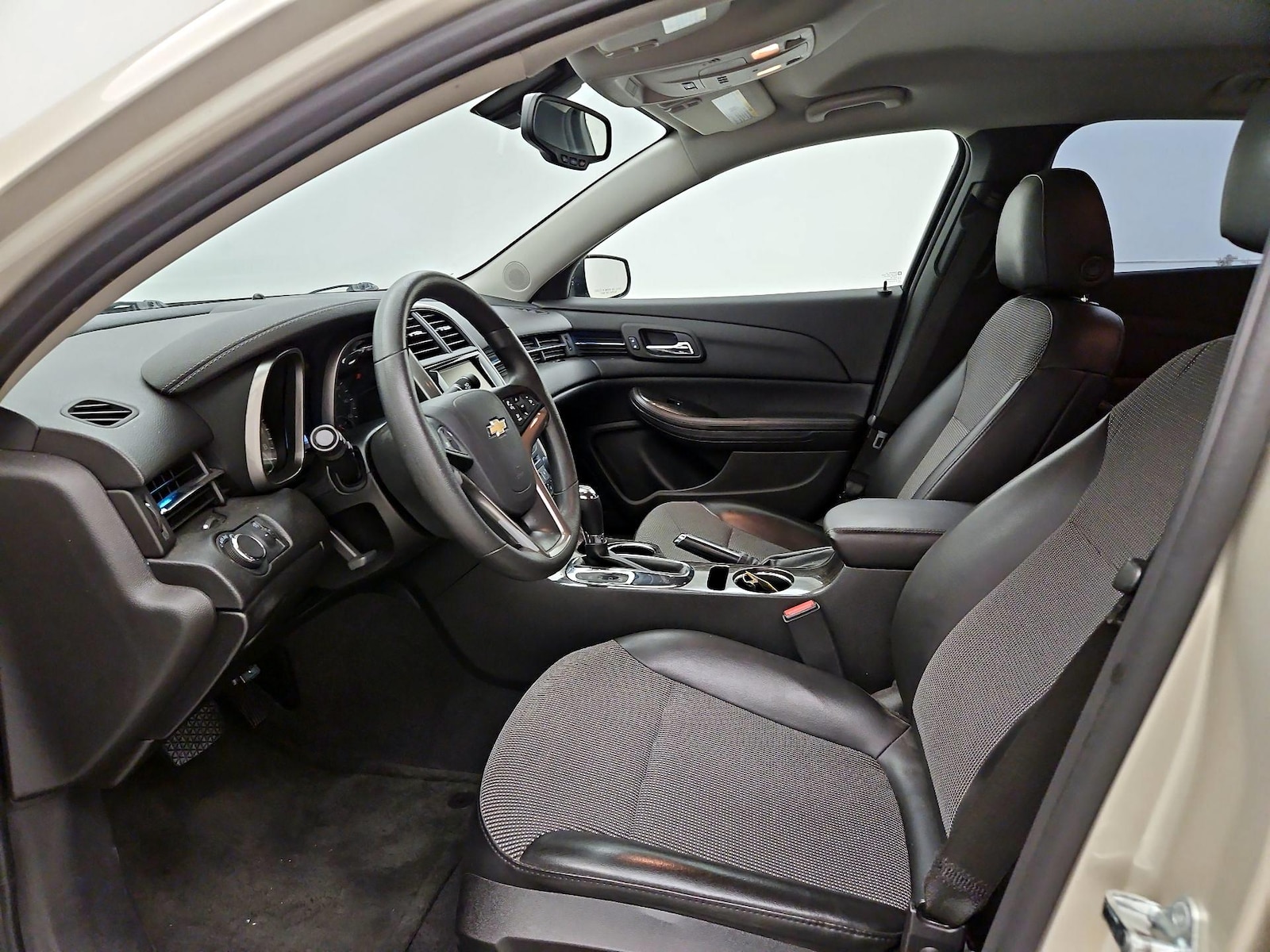 Power Seat(s) & Side Airbags