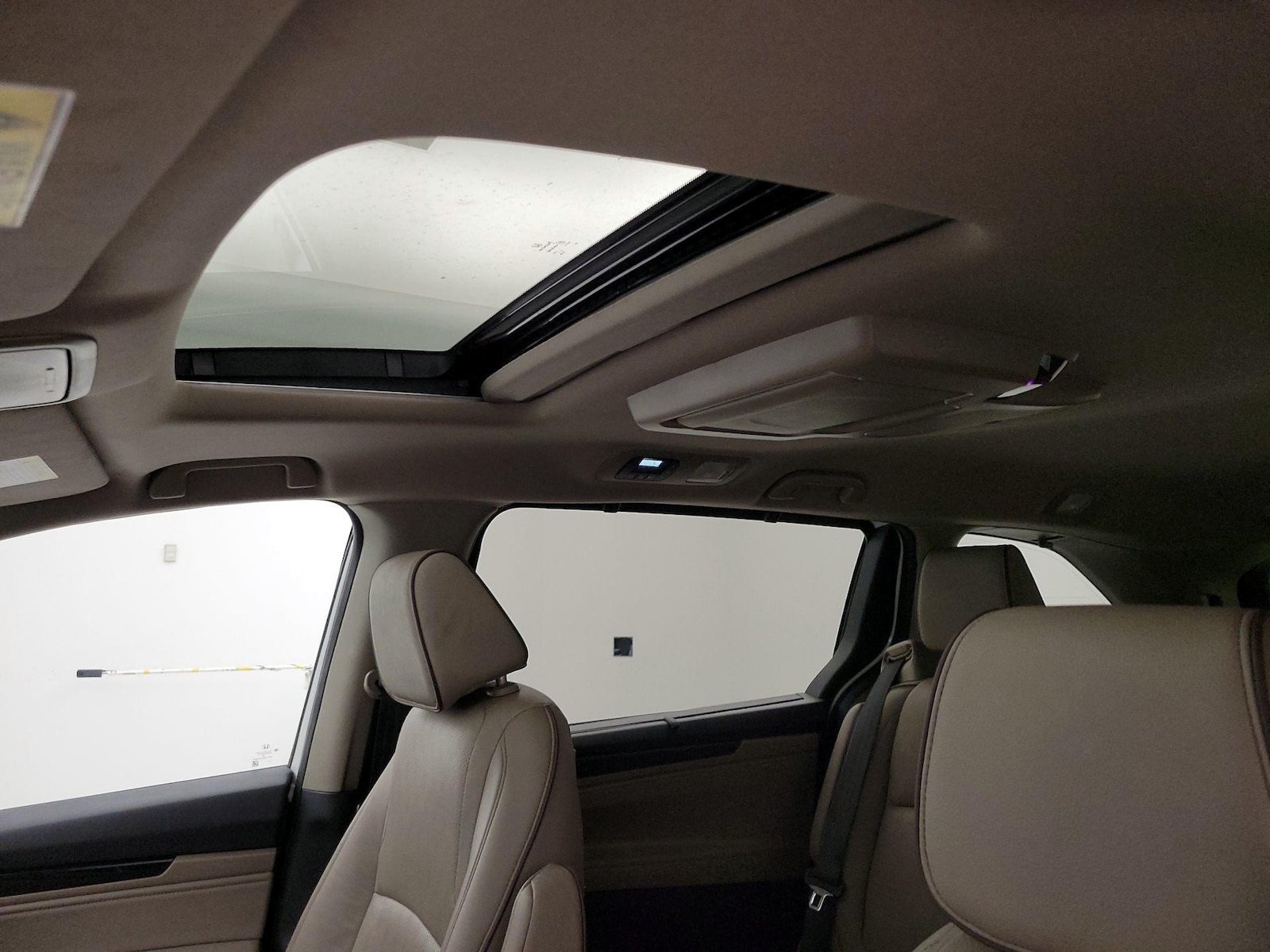 Sunroof(s) & Overhead Airbags