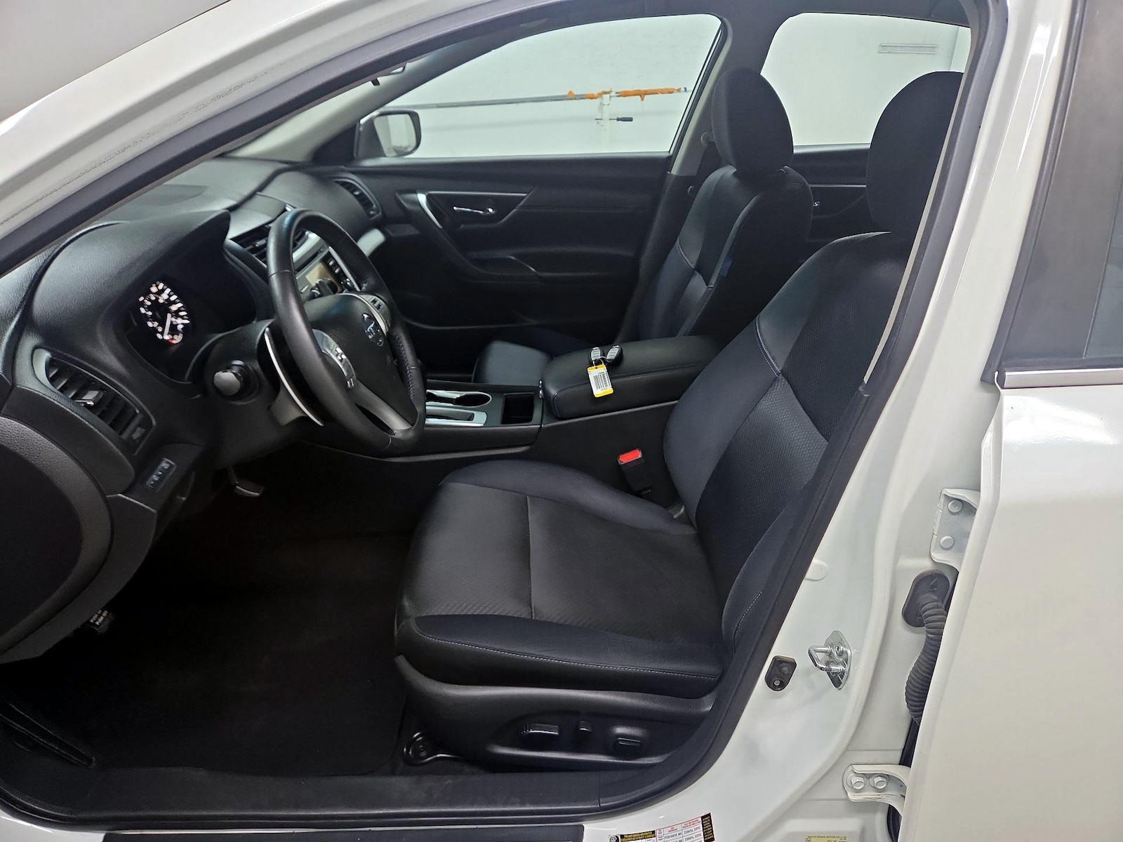 Power Seat(s) & Side Airbags
