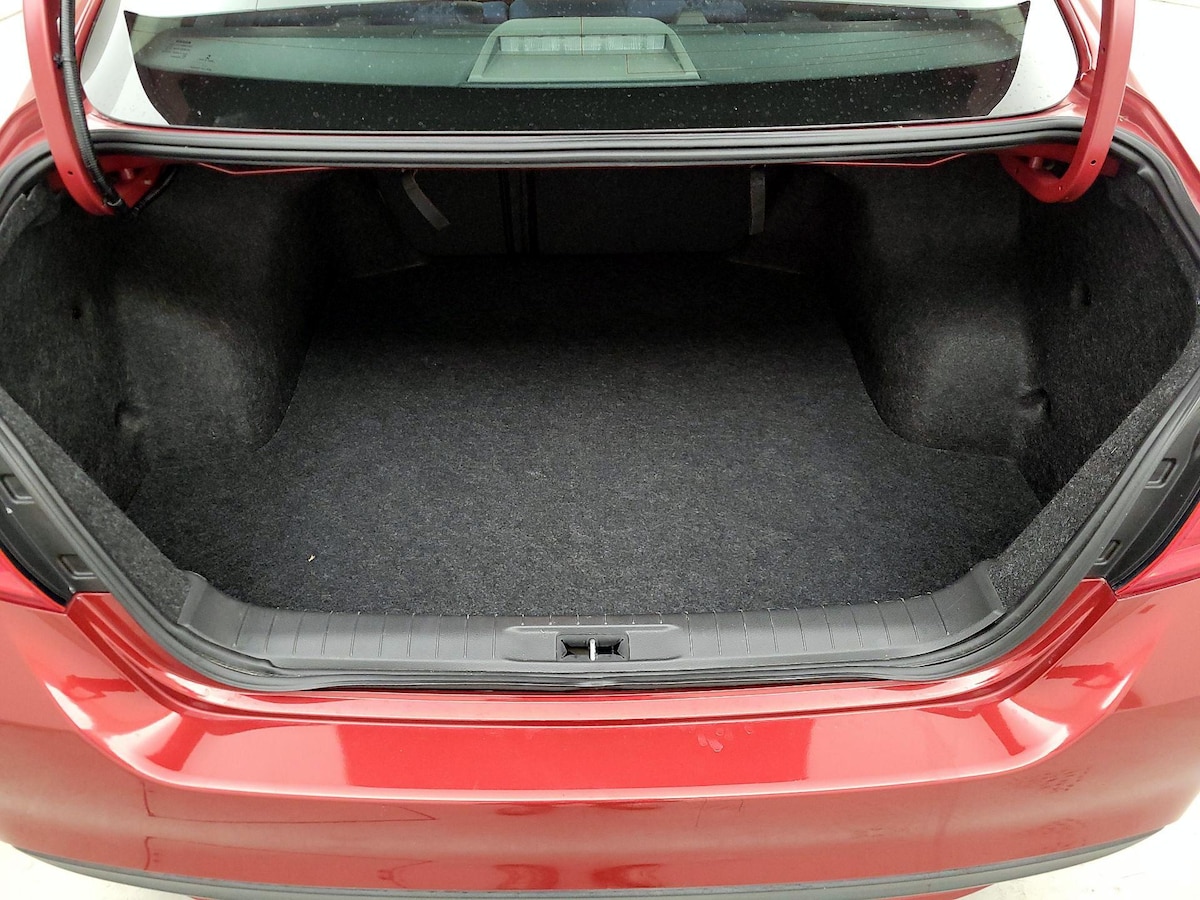 Trunk/Cargo (Seats Up)