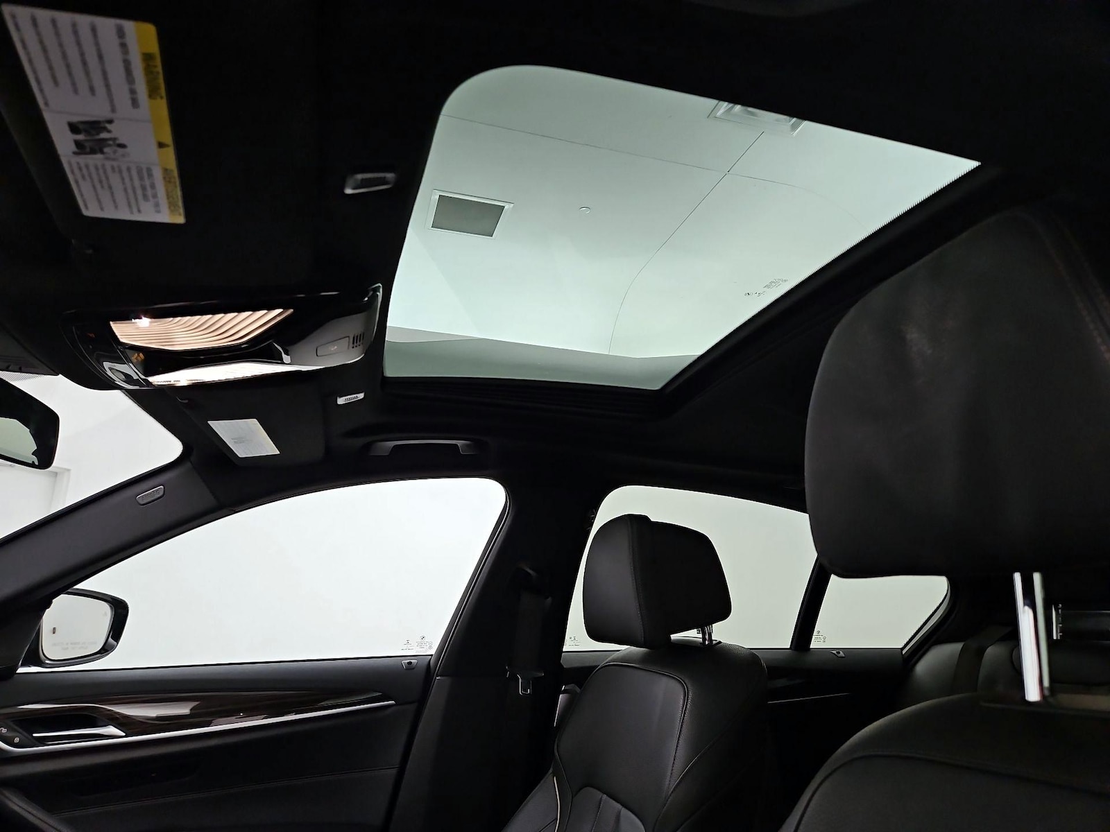 Sunroof(s) & Overhead Airbags