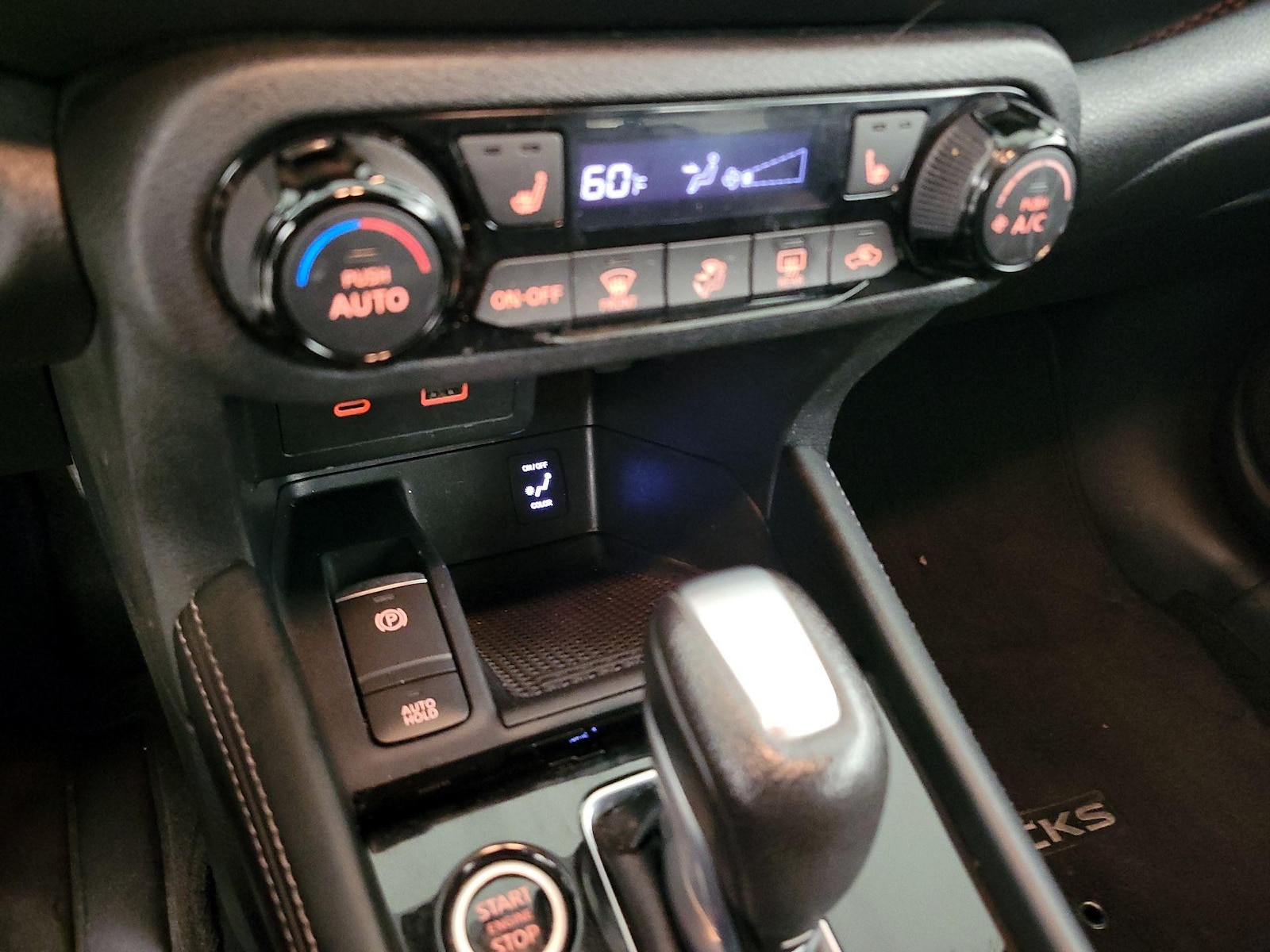 2021 Nissan Kicks SR - Photo 16