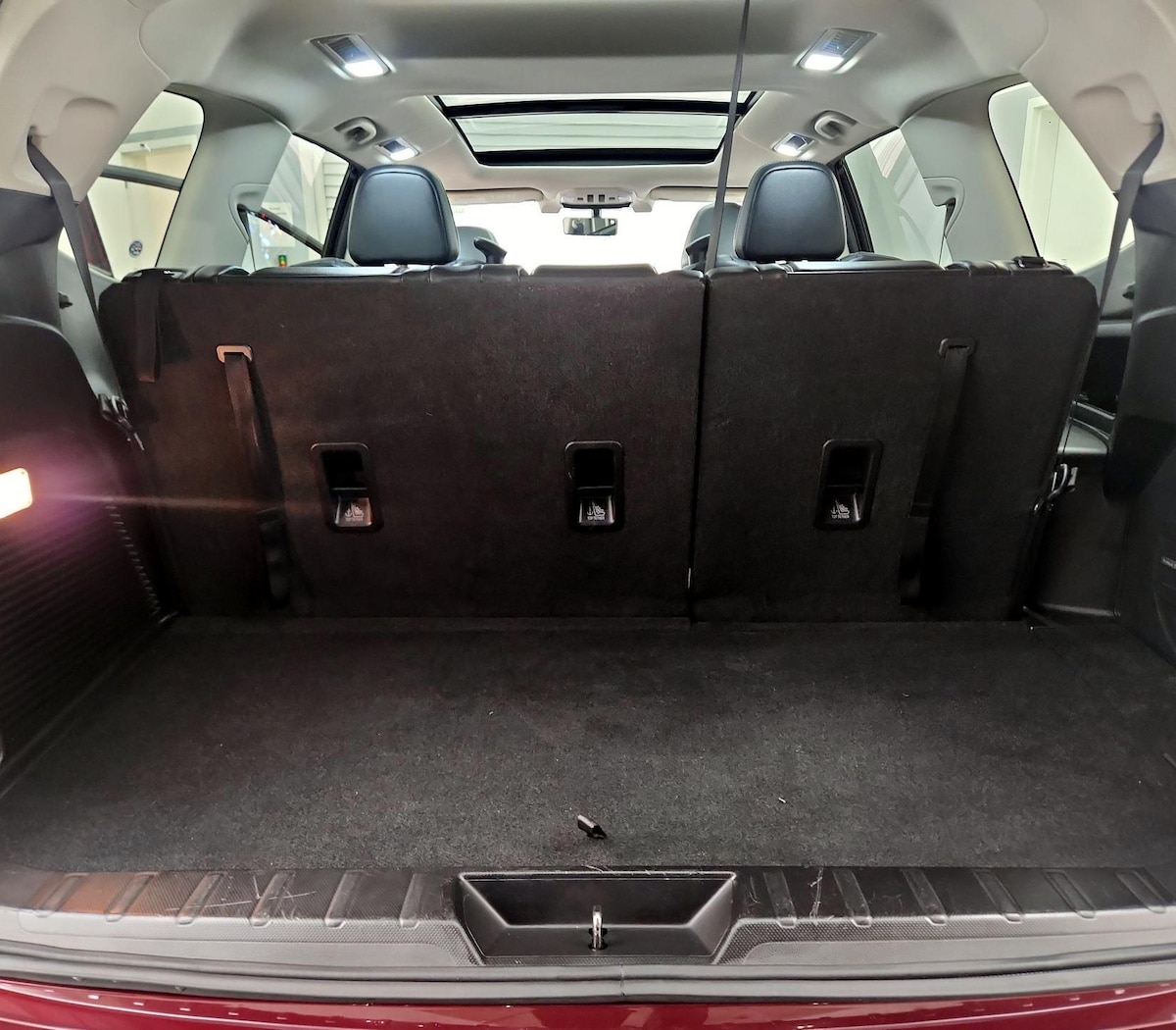 Trunk/Cargo (Seats Up)