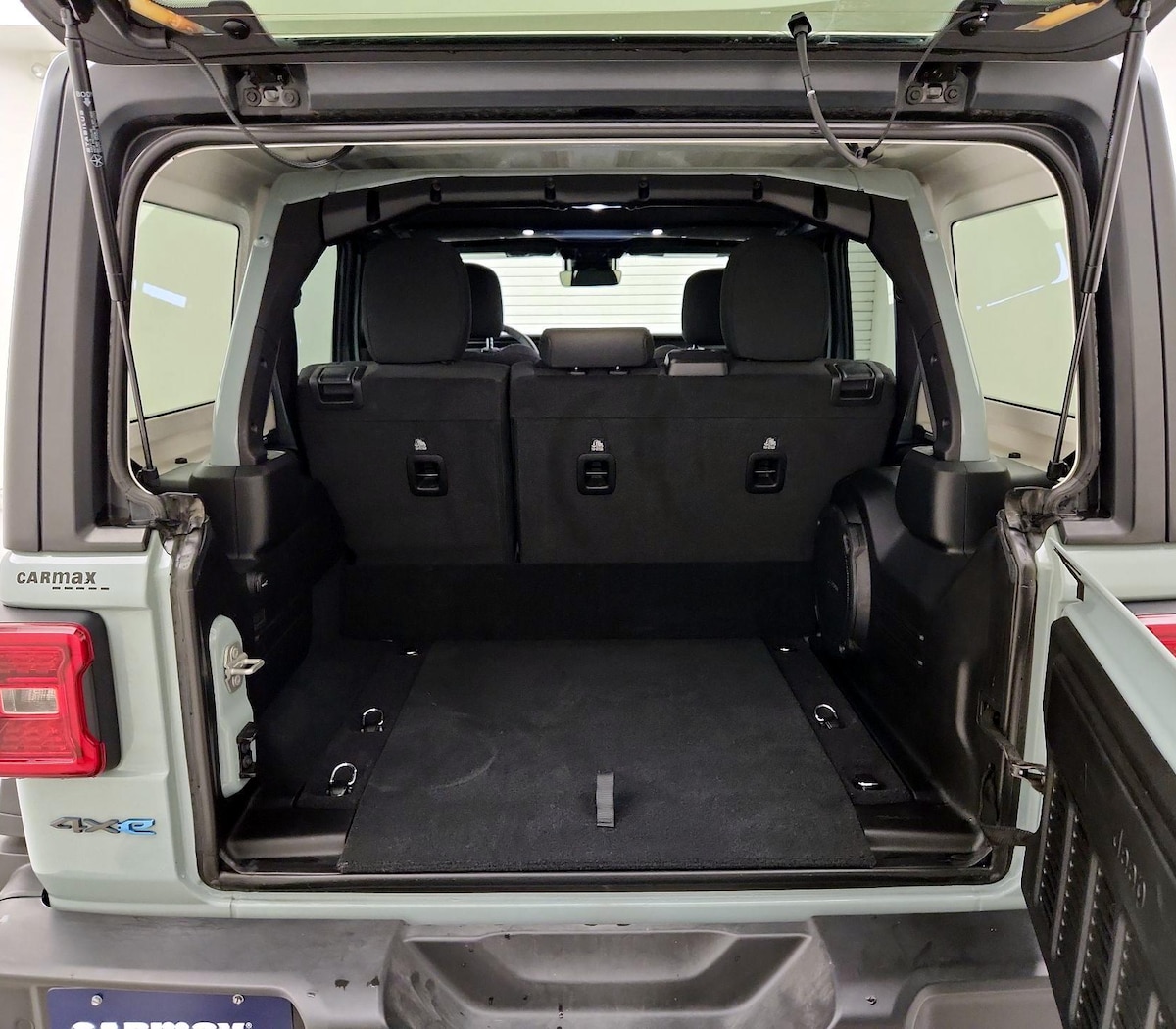 Trunk/Cargo (Seats Up)