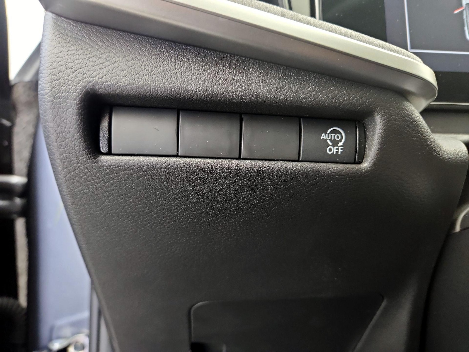 2026 Nissan KICKS S - Photo 14