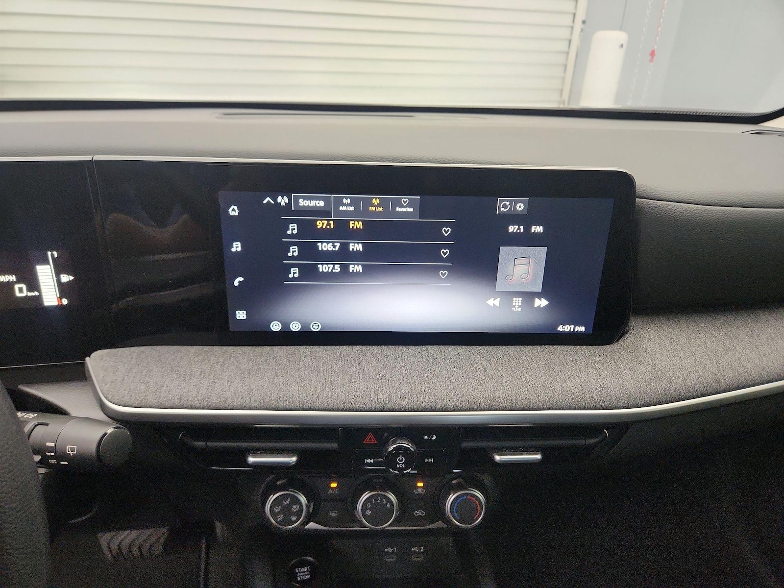 2026 Nissan KICKS S - Photo 16