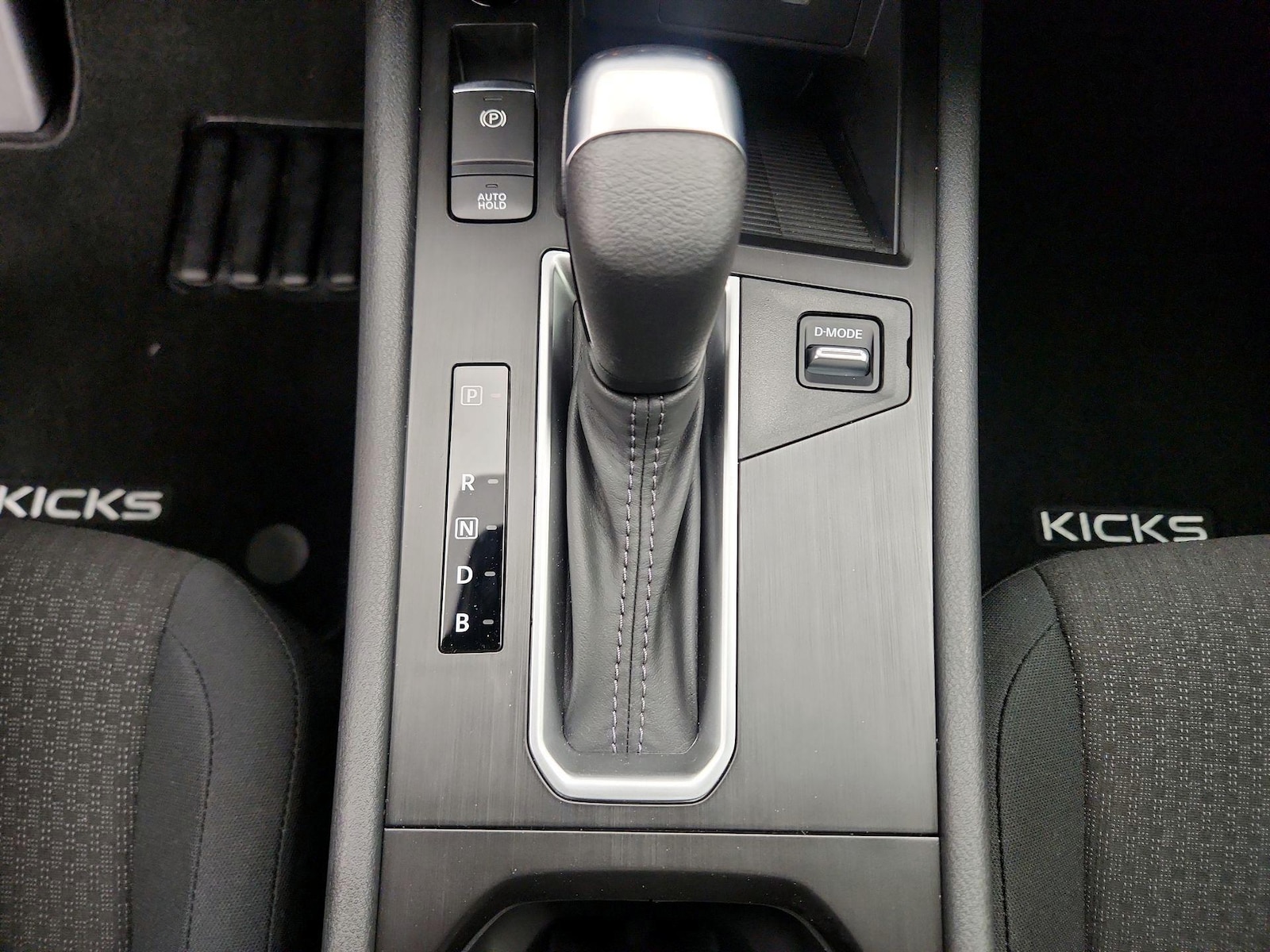 2026 Nissan KICKS S - Photo 18