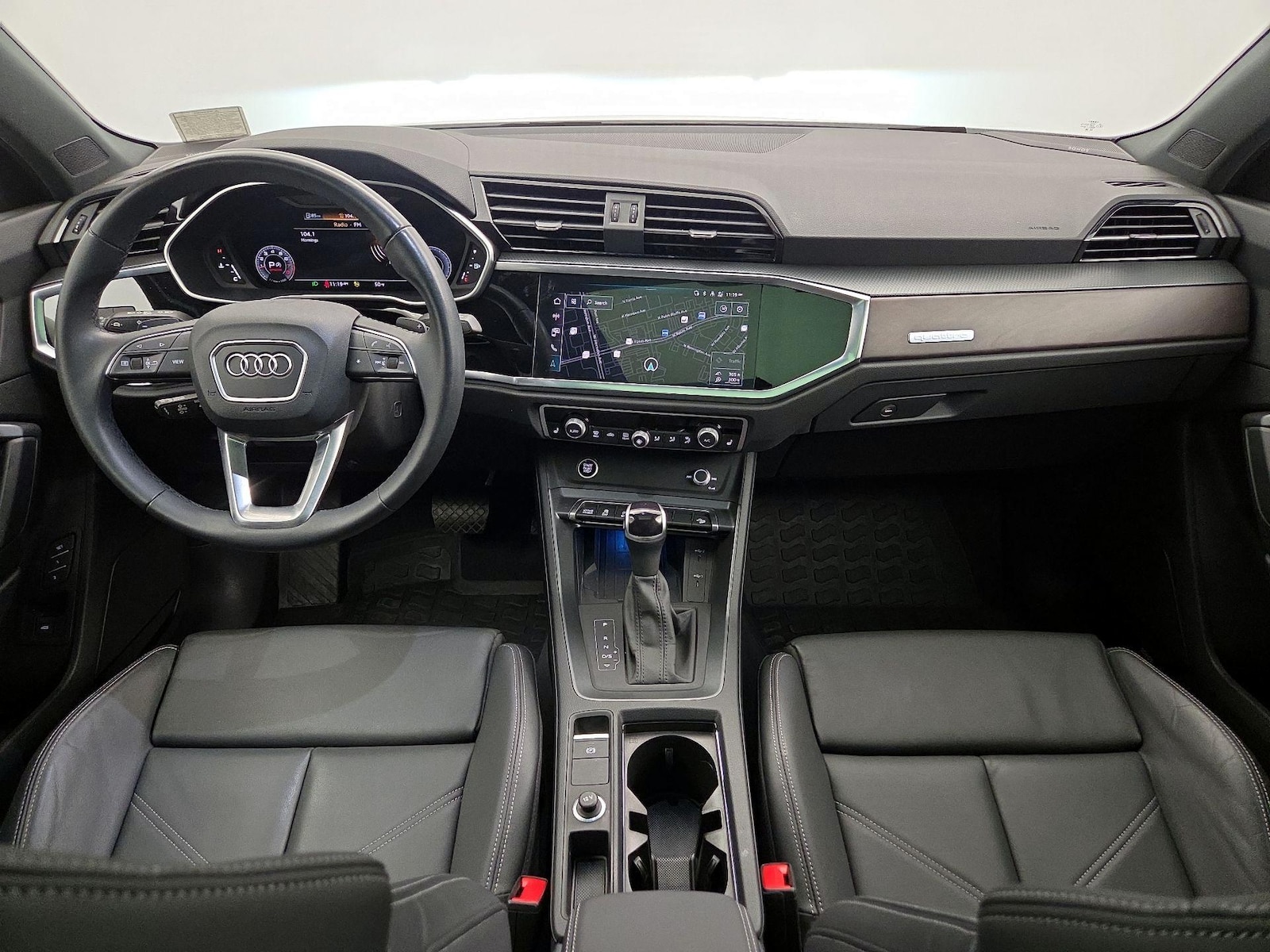 Apple CarPlay® & Android Auto™