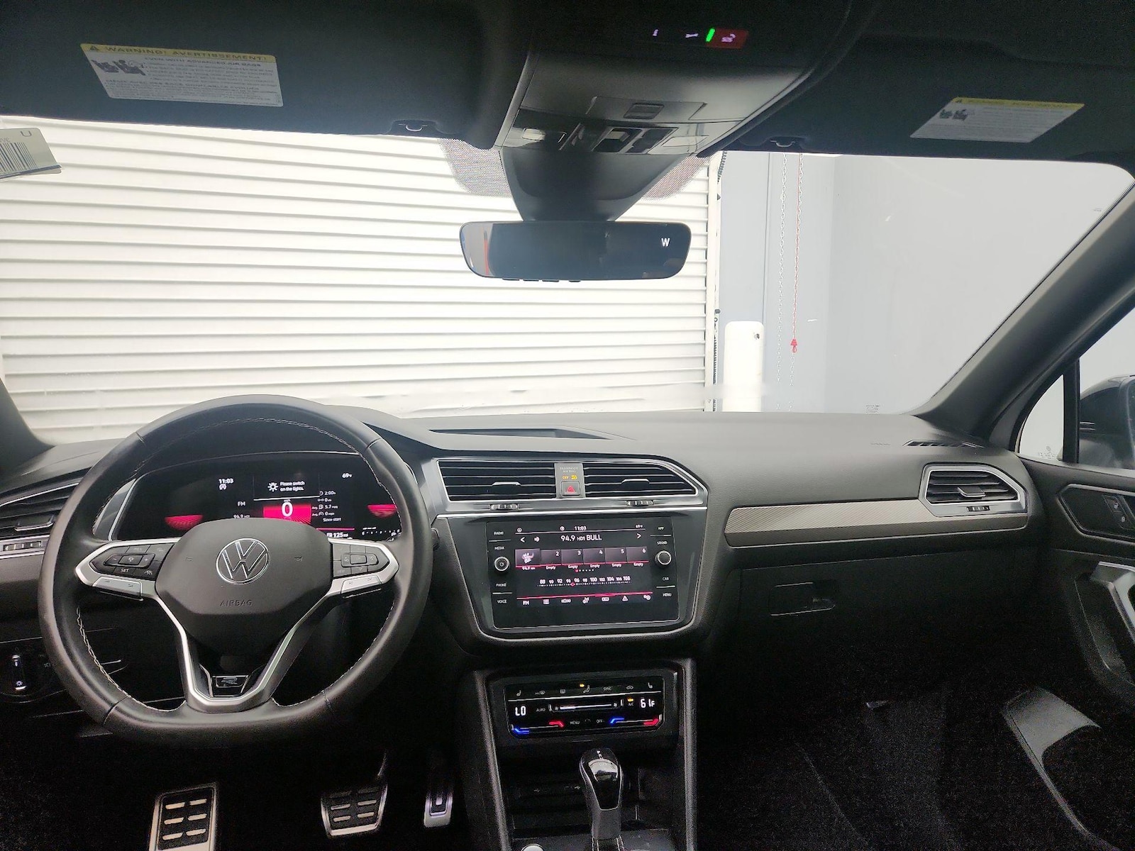 2023 Volkswagen Tiguan SE R-LINE BLACK - Photo 10