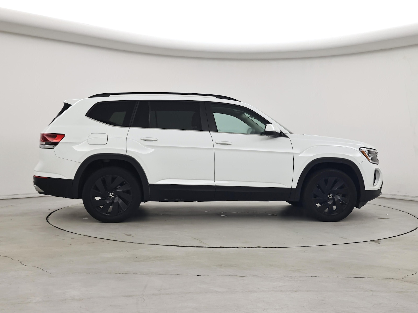 2024 Volkswagen Atlas SE w/Tech - Photo 8