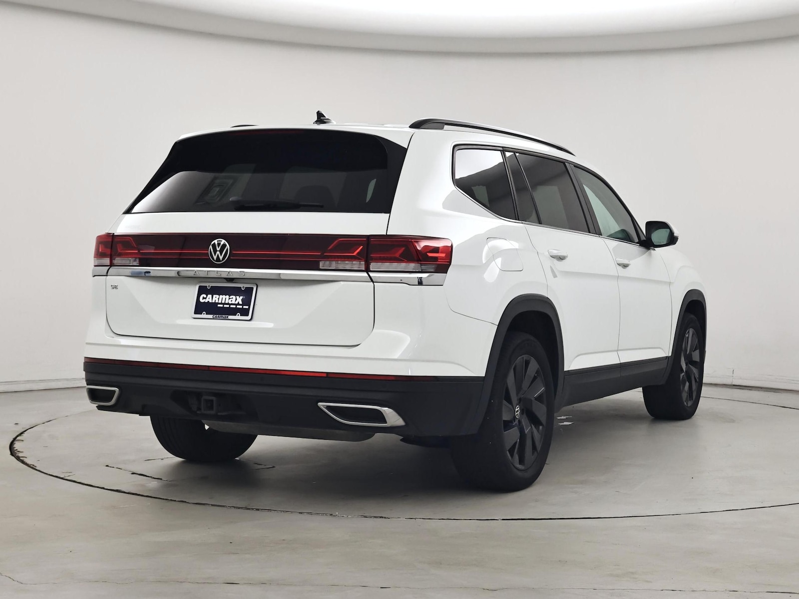 2024 Volkswagen Atlas SE w/Tech - Photo 9