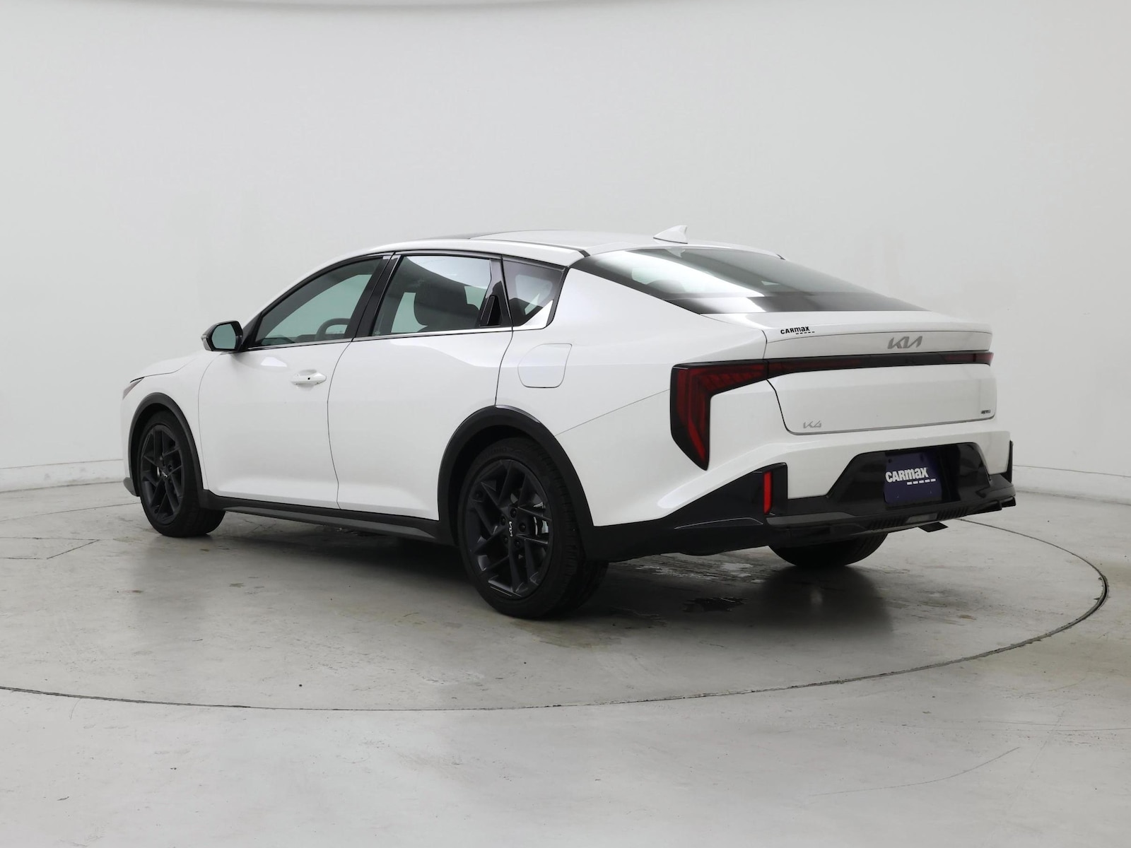 2025 Kia K4 GT-Line - Photo 3