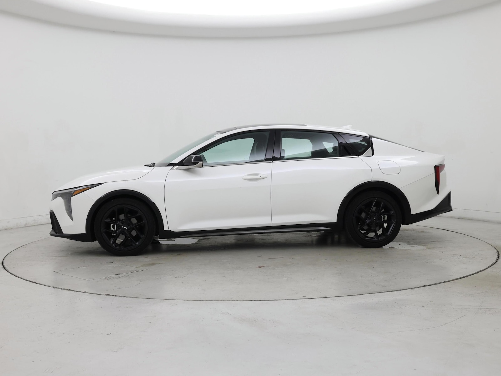 2025 Kia K4 GT-Line - Photo 4