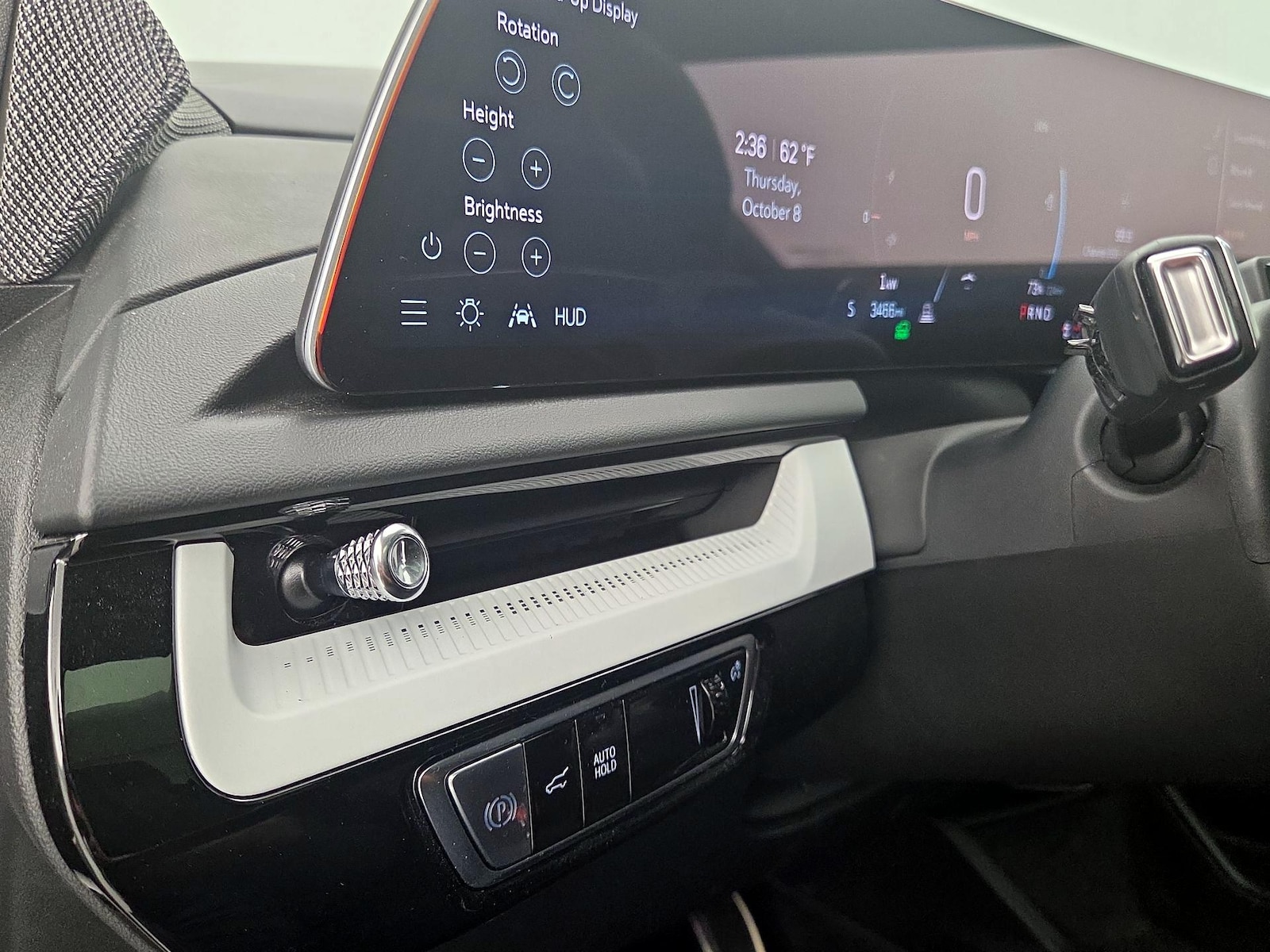 2025 Cadillac OPTIQ Luxury 2 - Photo 14