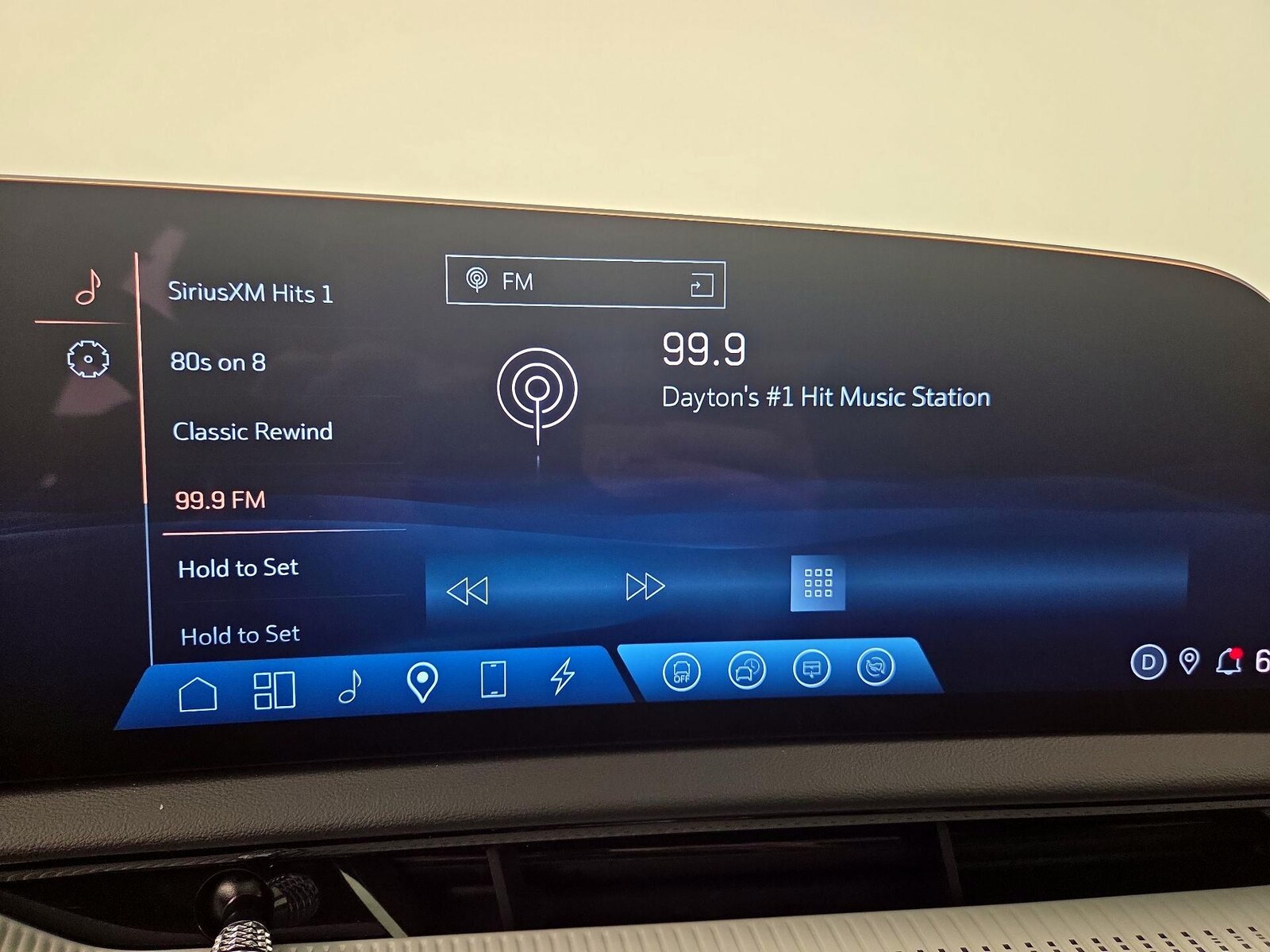2025 Cadillac OPTIQ Luxury 2 - Photo 16