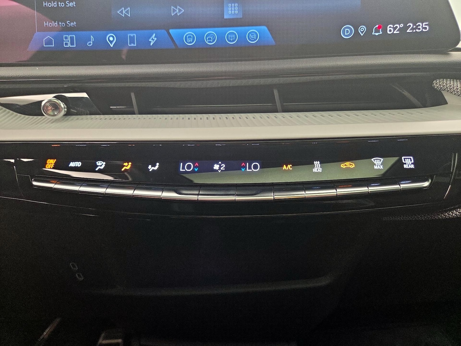 2025 Cadillac OPTIQ Luxury 2 - Photo 17