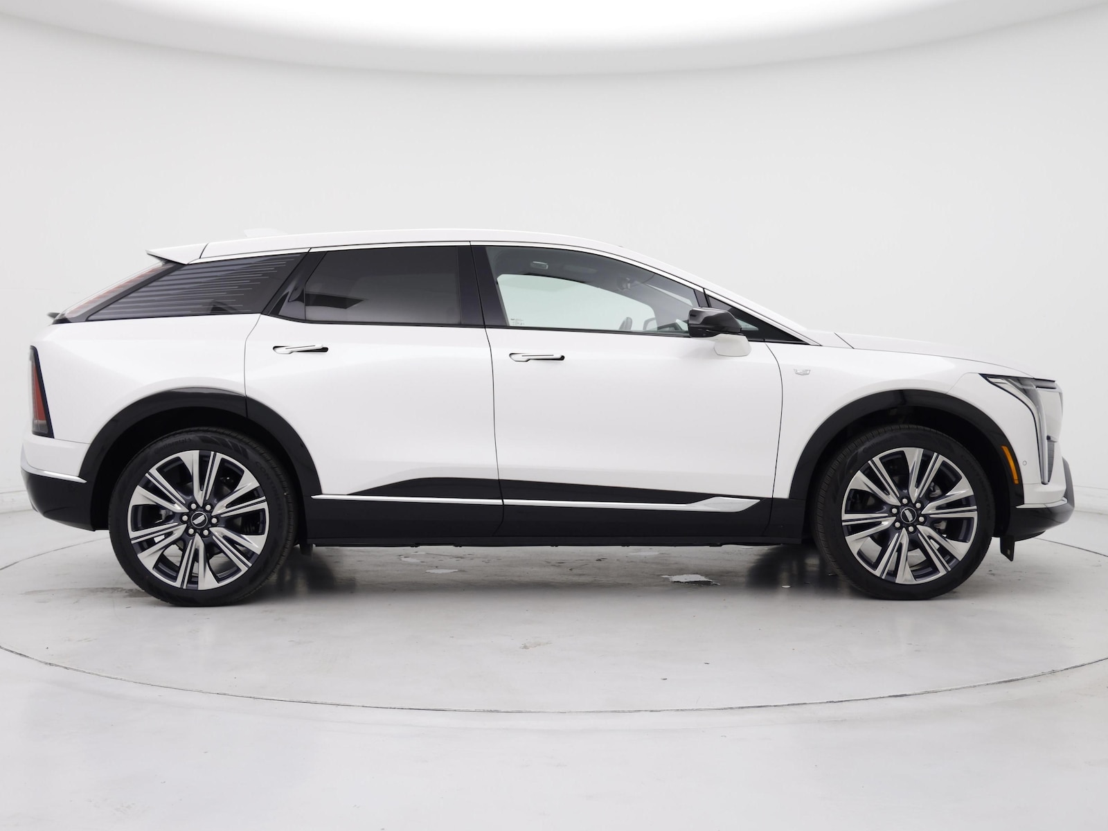 2025 Cadillac OPTIQ Luxury 2 - Photo 8