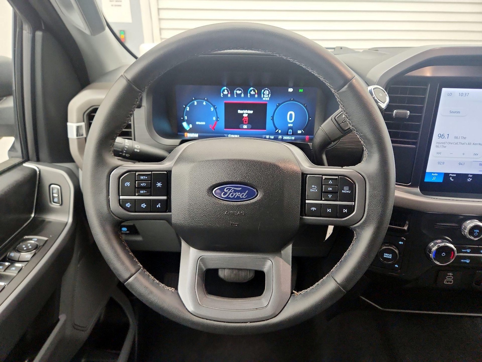 2025 Ford F-150 XLT - Photo 11