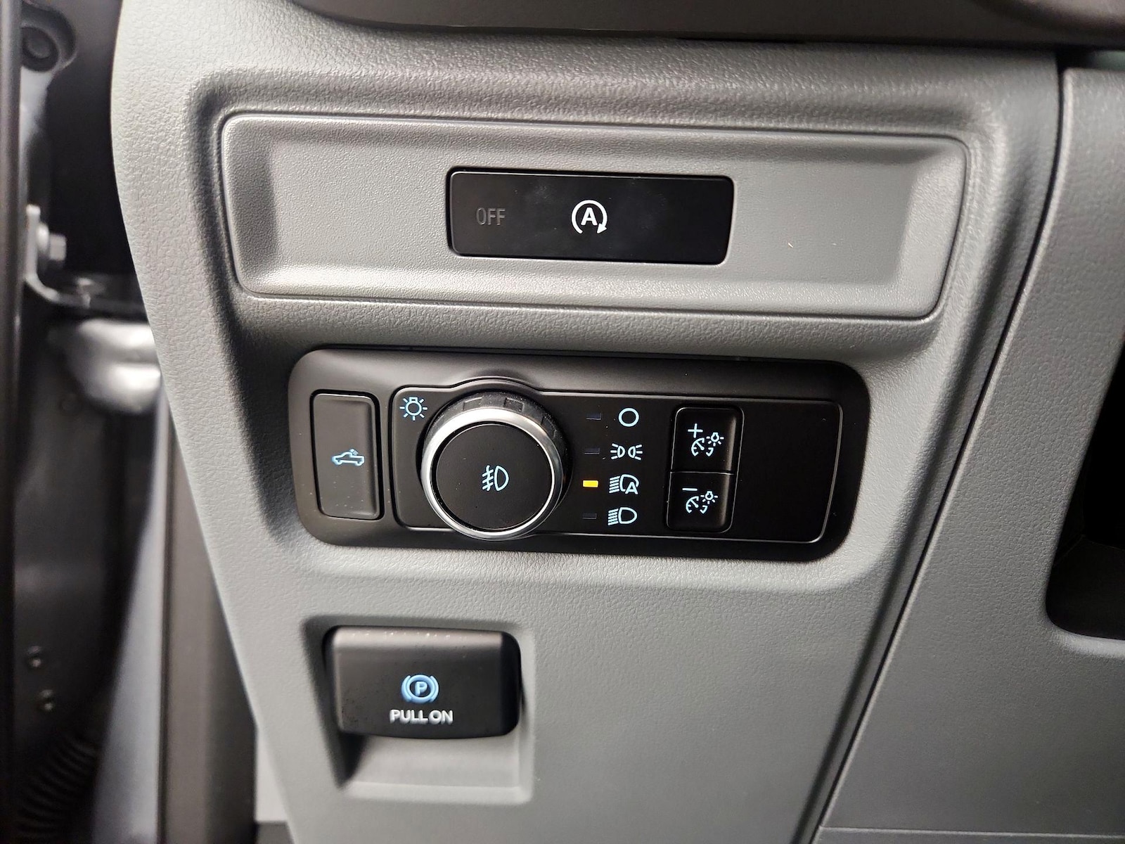 2025 Ford F-150 XLT - Photo 14