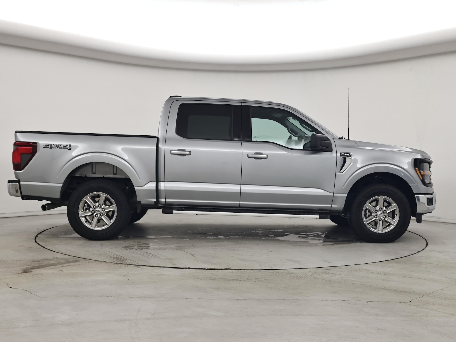 2025 Ford F-150 XLT - Photo 8