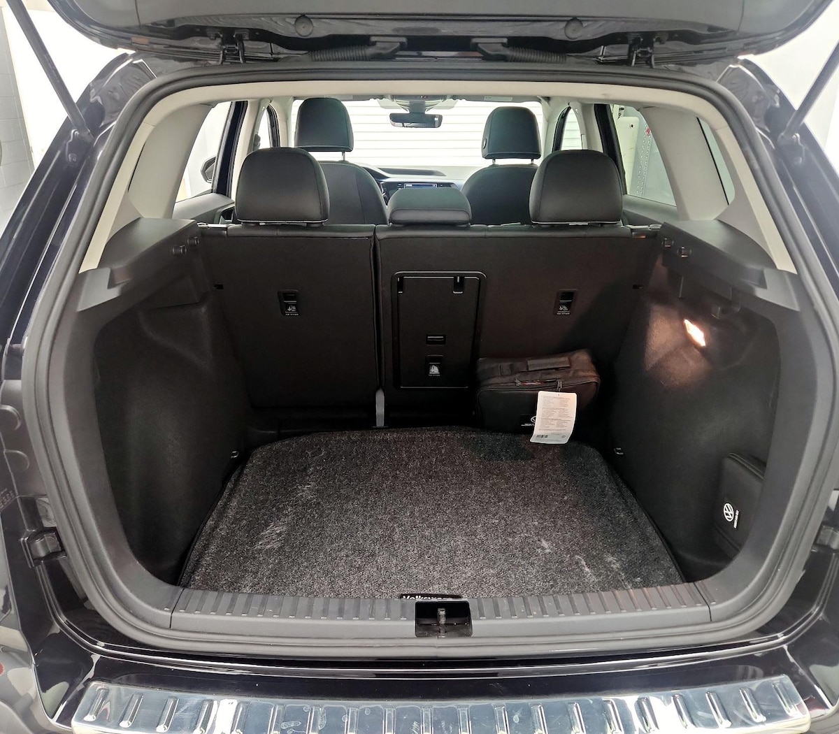 Trunk/Cargo (Seats Up)