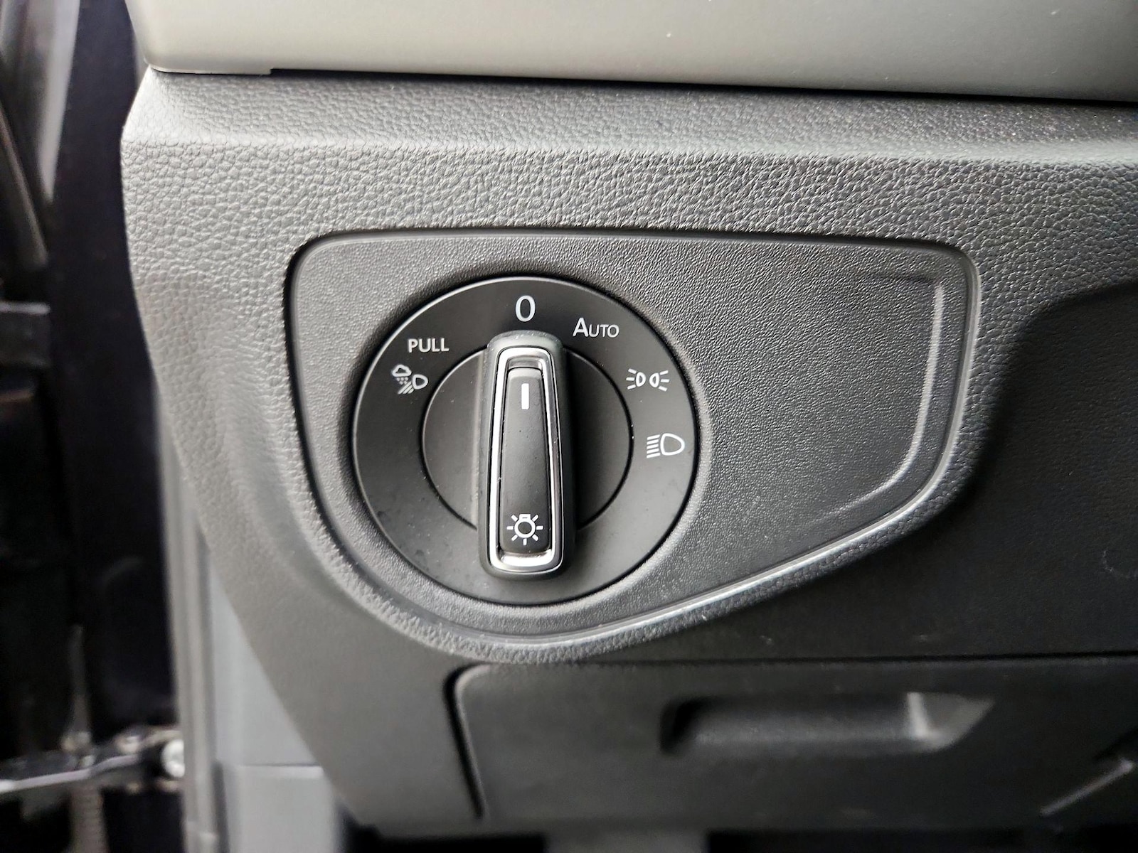 2023 Volkswagen Atlas Cross Sport SE w/Tech - Photo 14