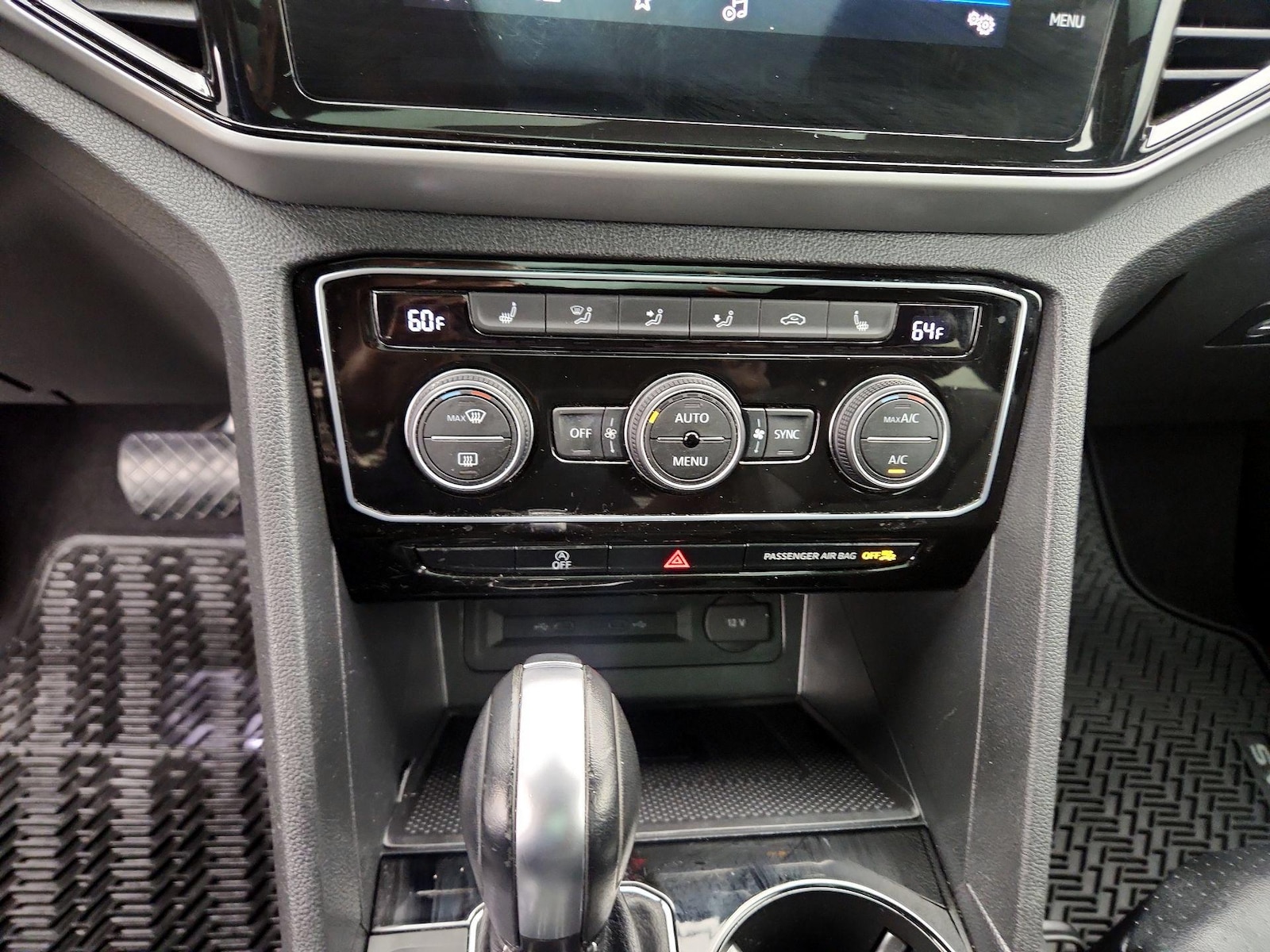 2023 Volkswagen Atlas Cross Sport SE w/Tech - Photo 17