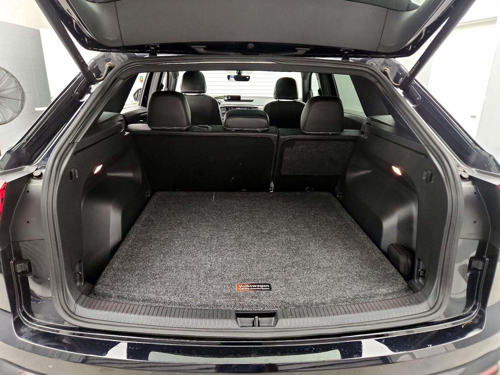 2023 Volkswagen Atlas Cross Sport SE w/Tech - Photo 22