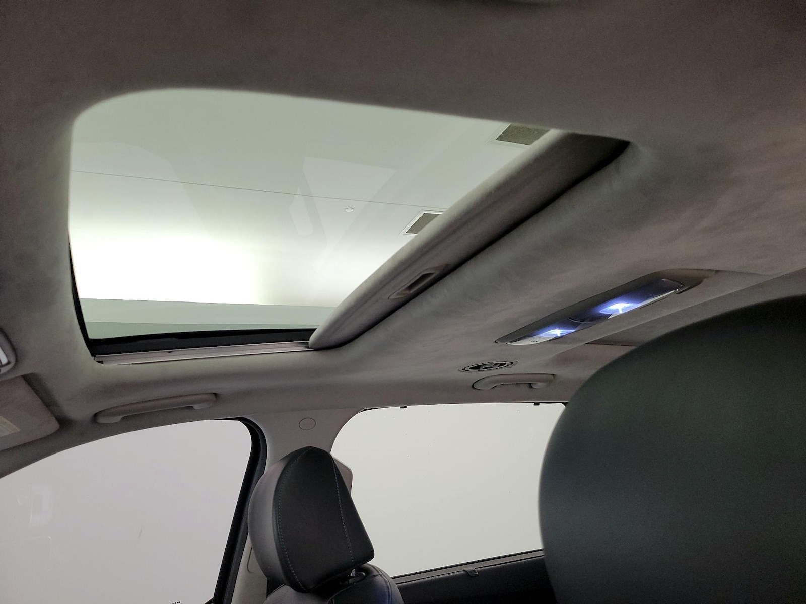 Sunroof(s) & Skylight(s)