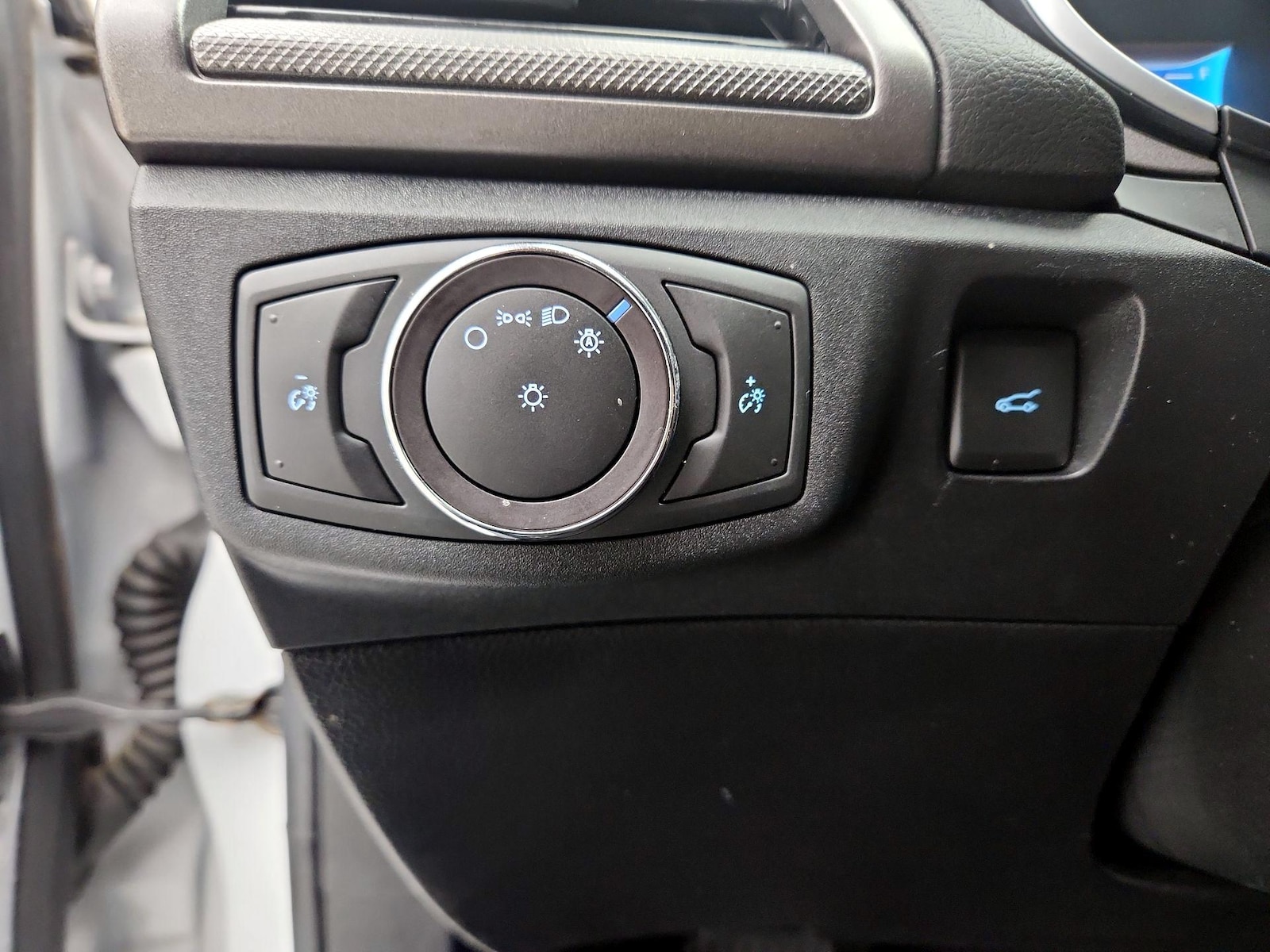 2020 Ford Fusion SE - Photo 14