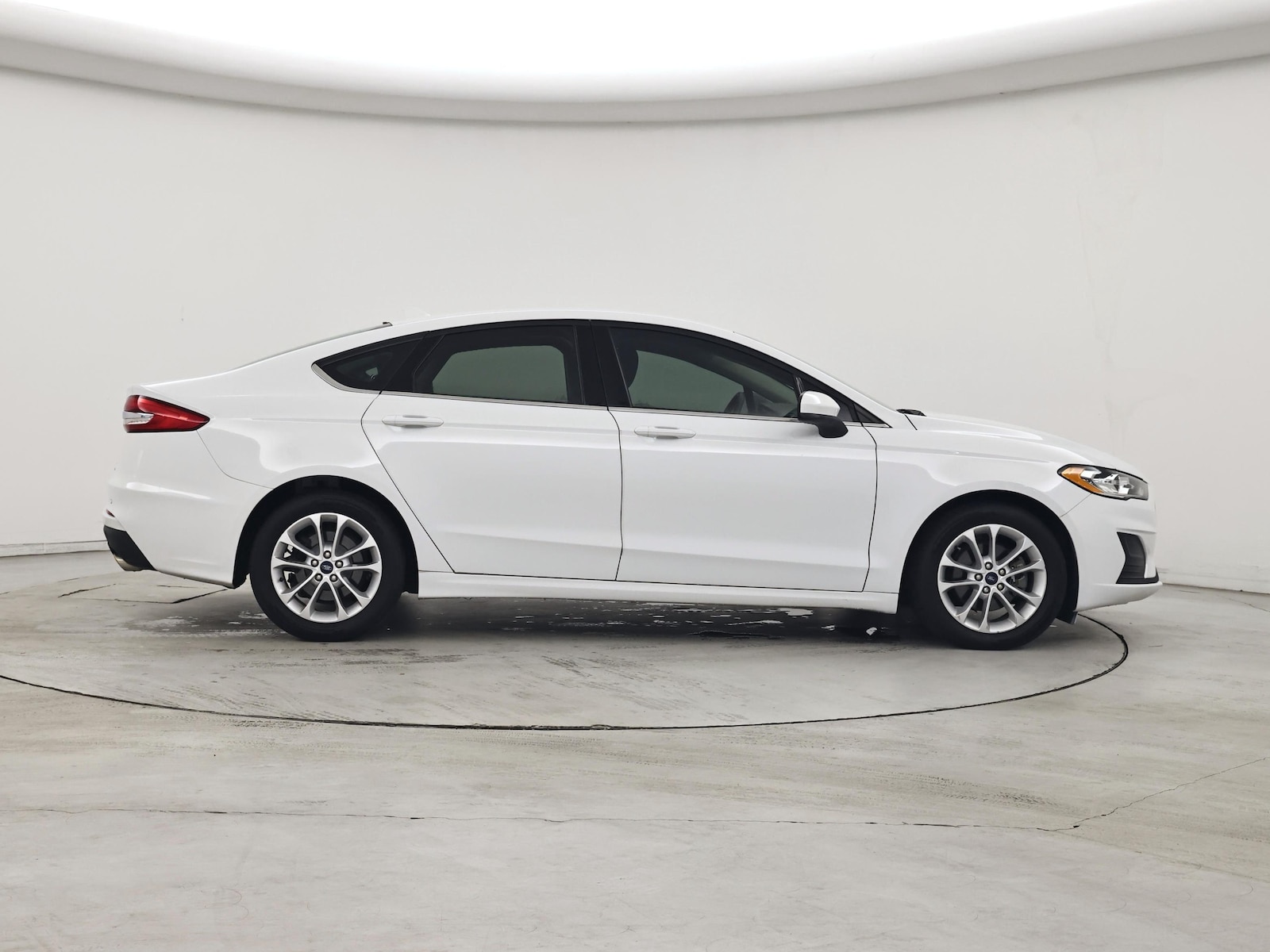 2020 Ford Fusion SE - Photo 8