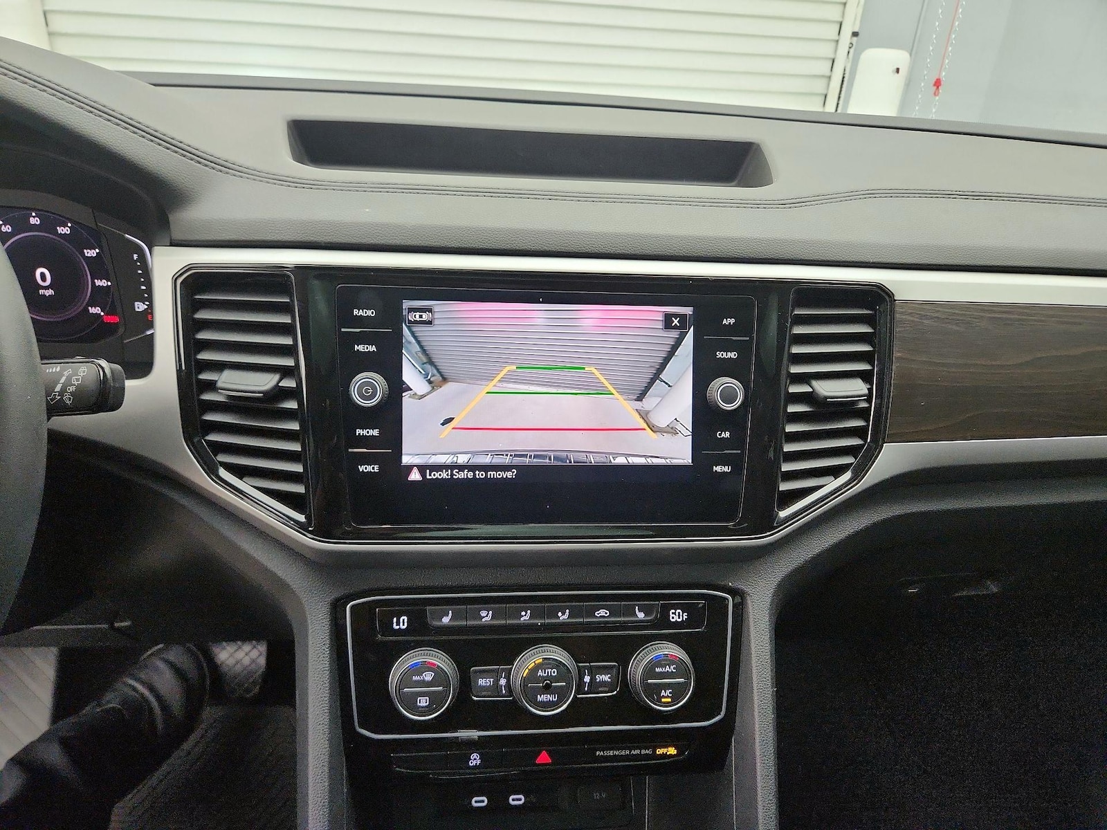 2023 Volkswagen Atlas SE w/Tech - Photo 15