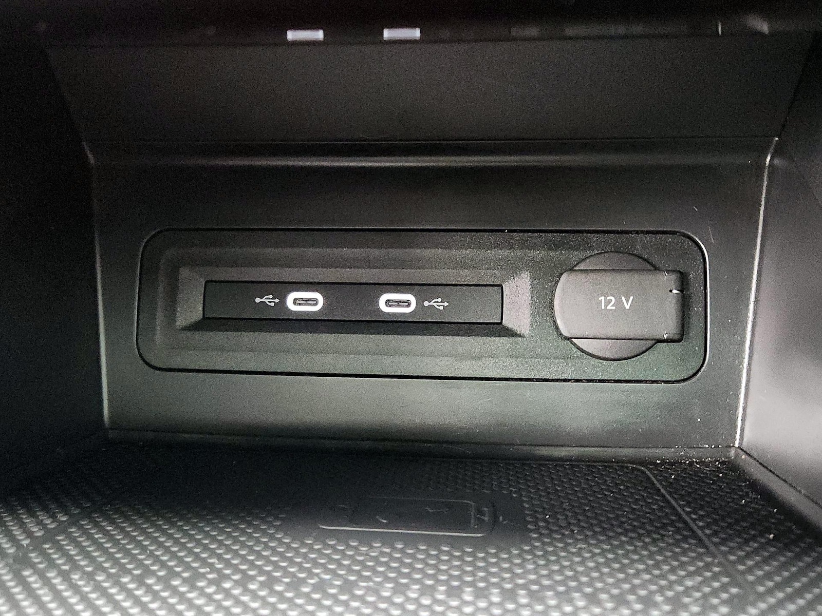2023 Volkswagen Atlas SE w/Tech - Photo 19