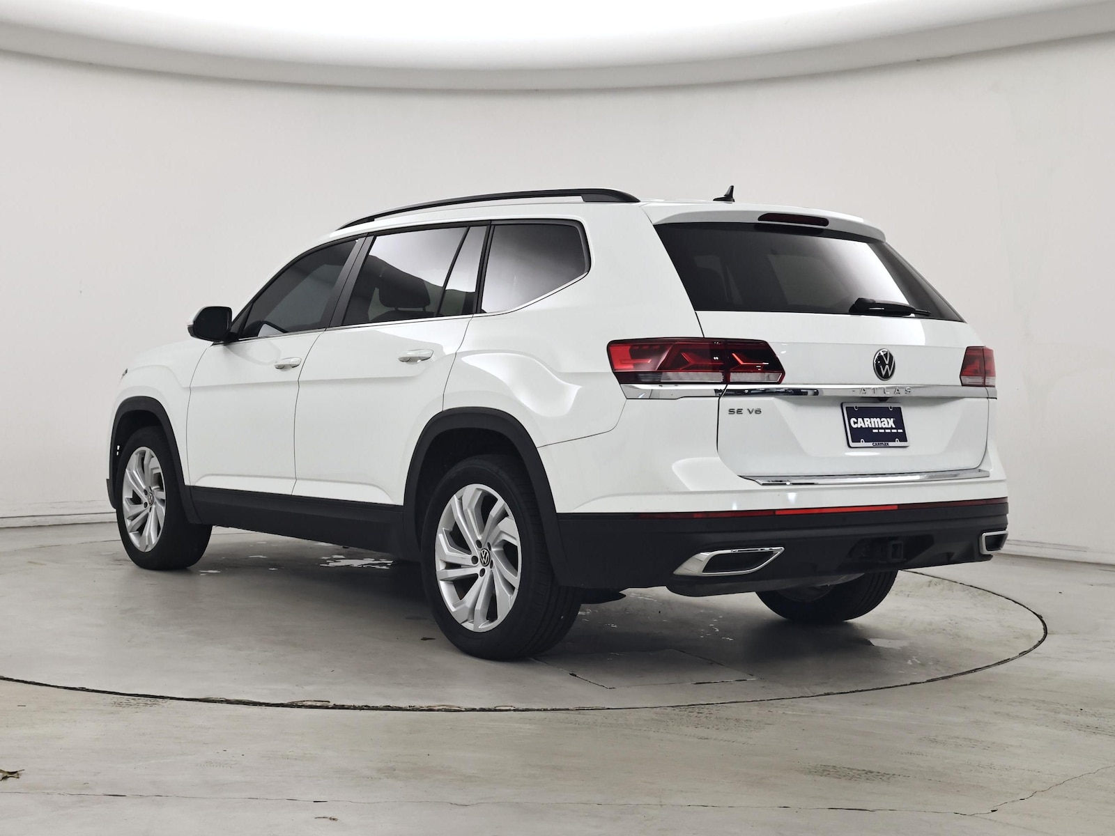 2023 Volkswagen Atlas SE w/Tech - Photo 3