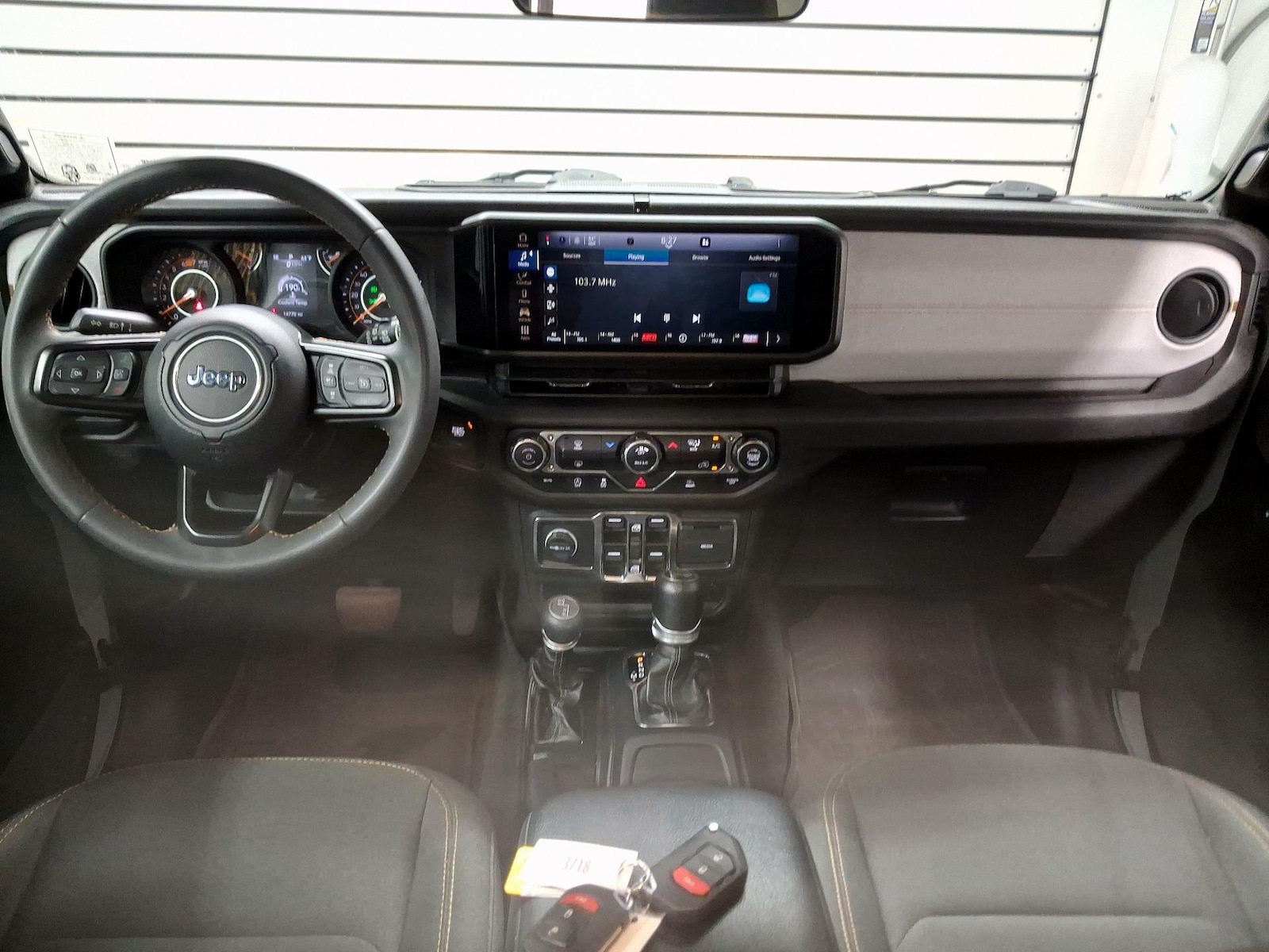 Apple CarPlay® & Android Auto™
