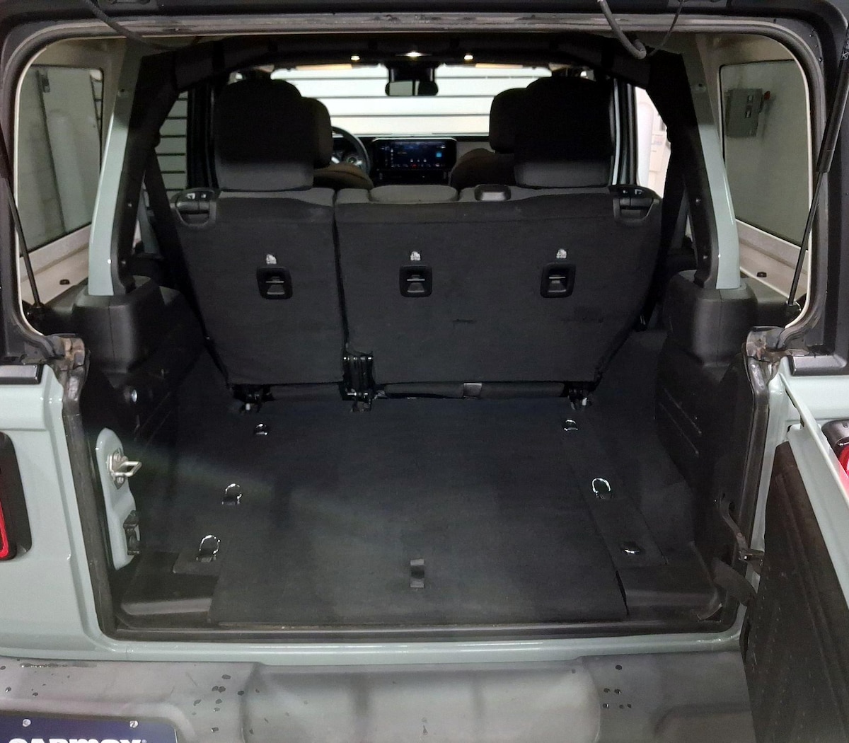 Trunk/Cargo (Seats Up)