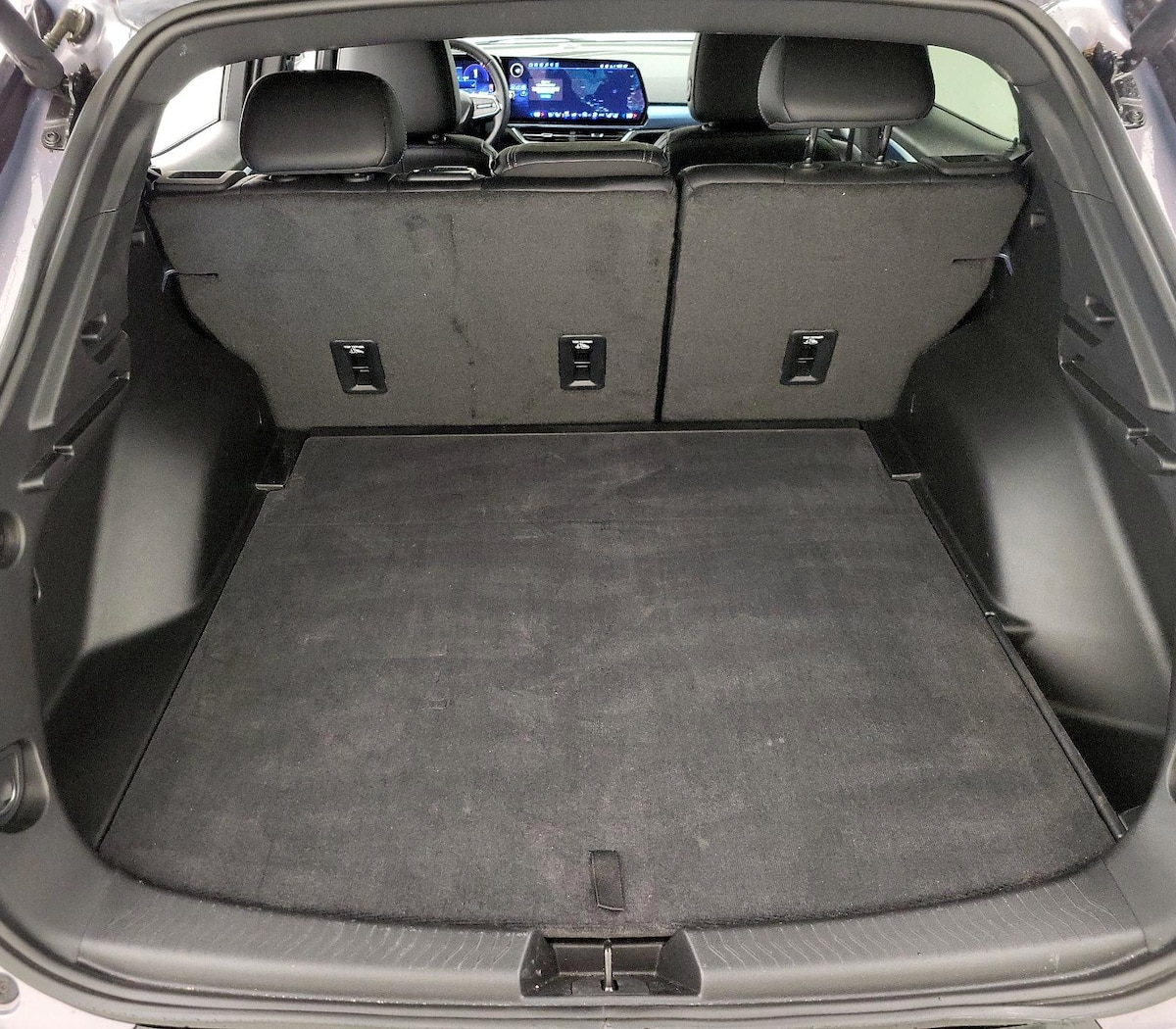 Trunk/Cargo (Seats Up)