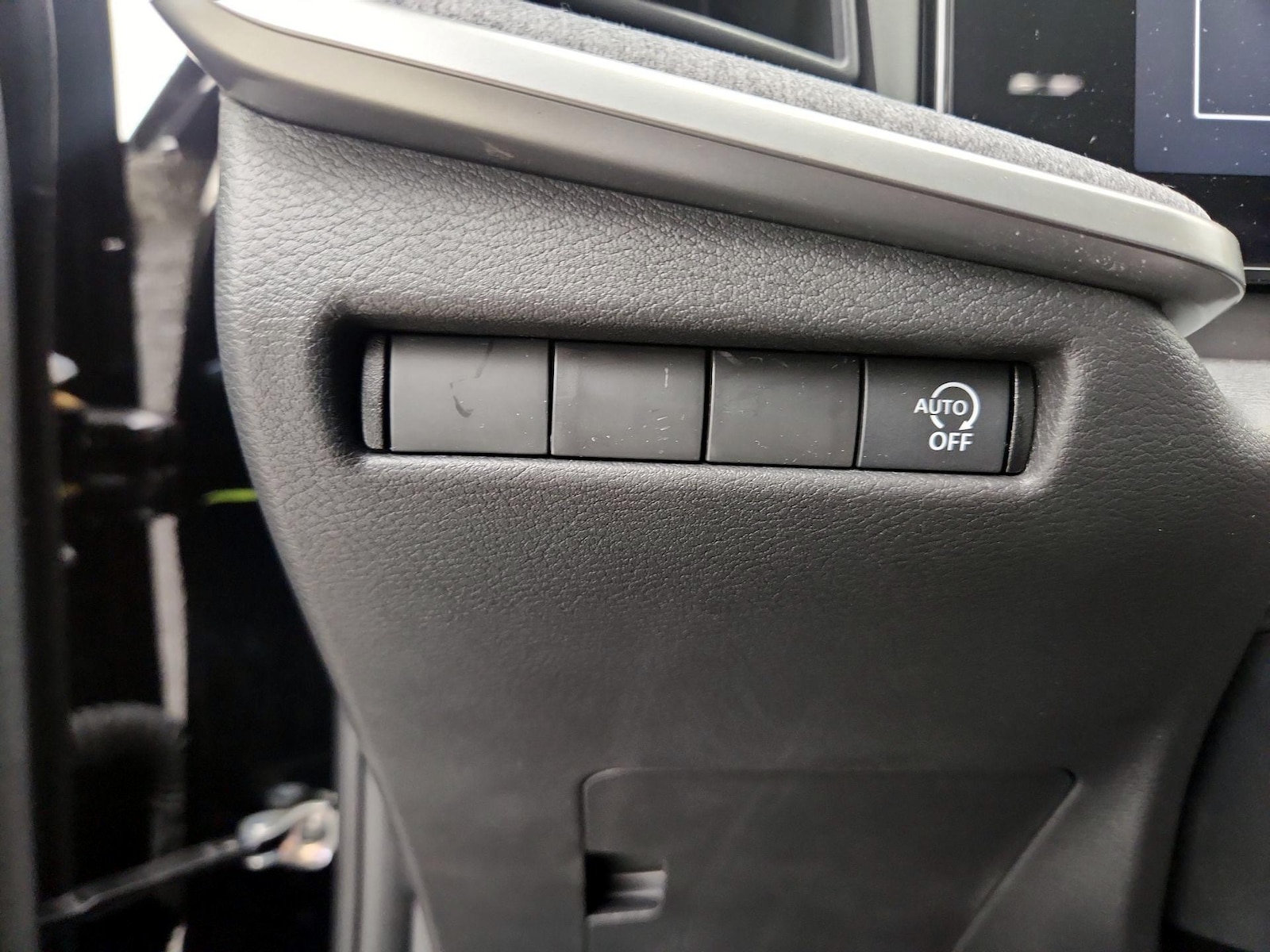 2026 Nissan KICKS S - Photo 14