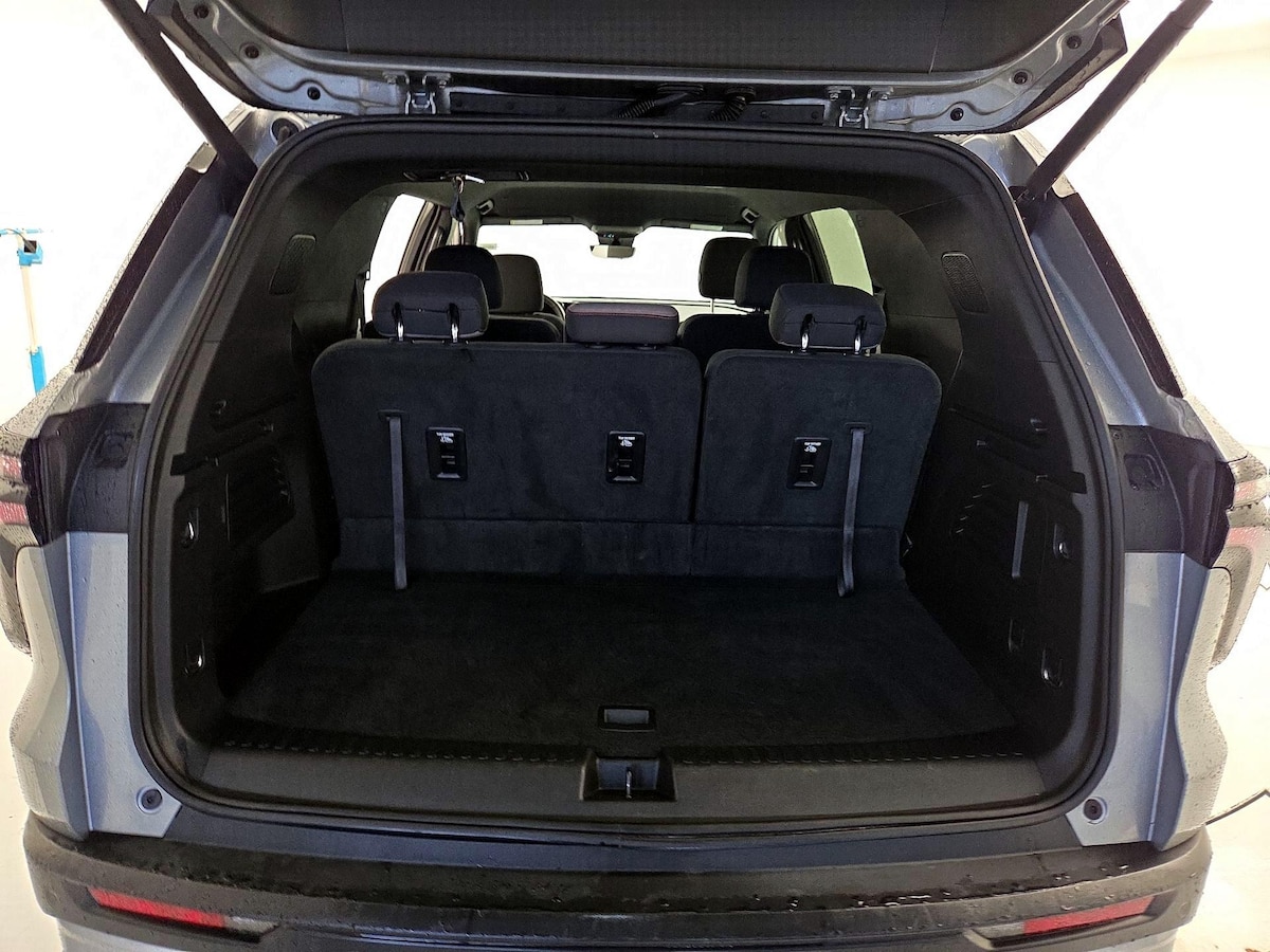 Trunk/Cargo (Seats Up)