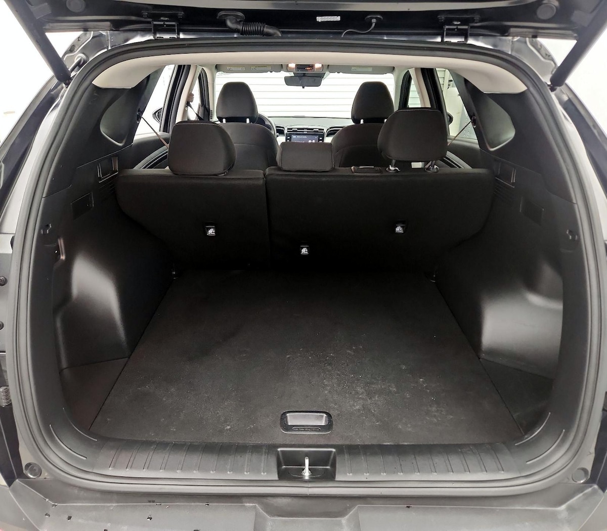 Trunk/Cargo (Seats Up)