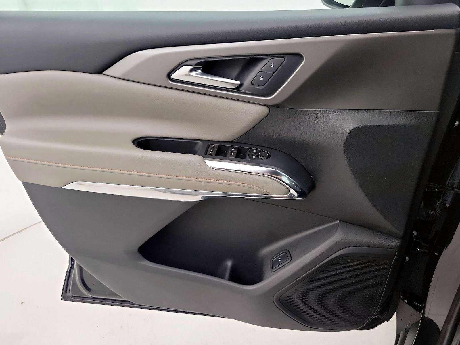 2026 Chevrolet Traverse LT - Photo 13
