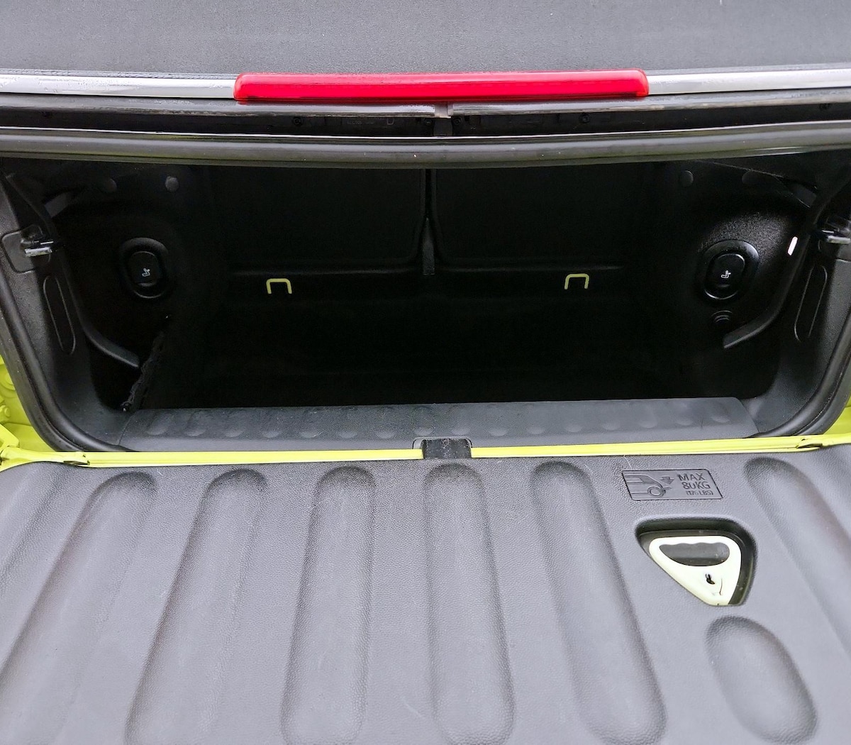 Trunk/Cargo (Seats Up)