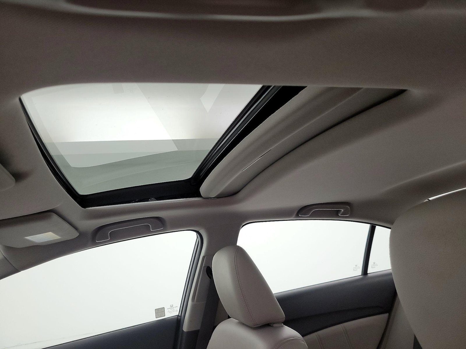 Sunroof(s) & Overhead Airbags