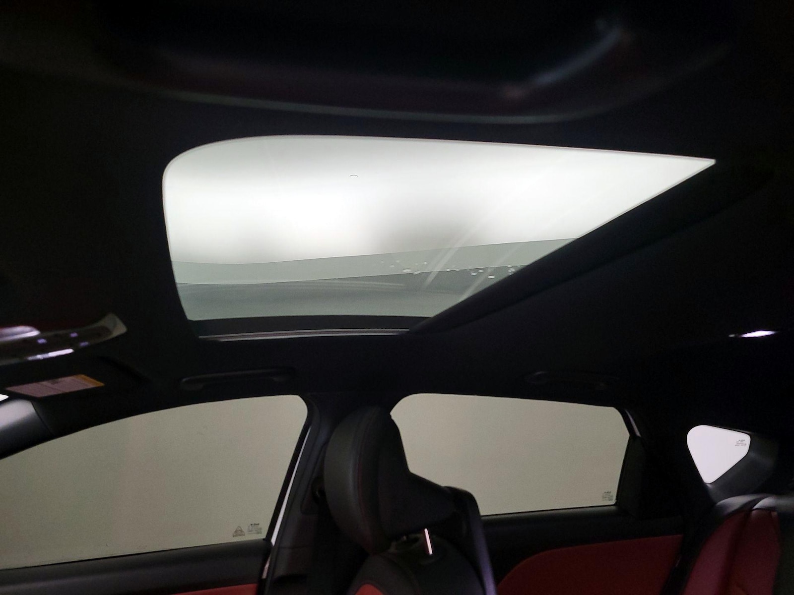Sunroof(s) & Overhead Airbags