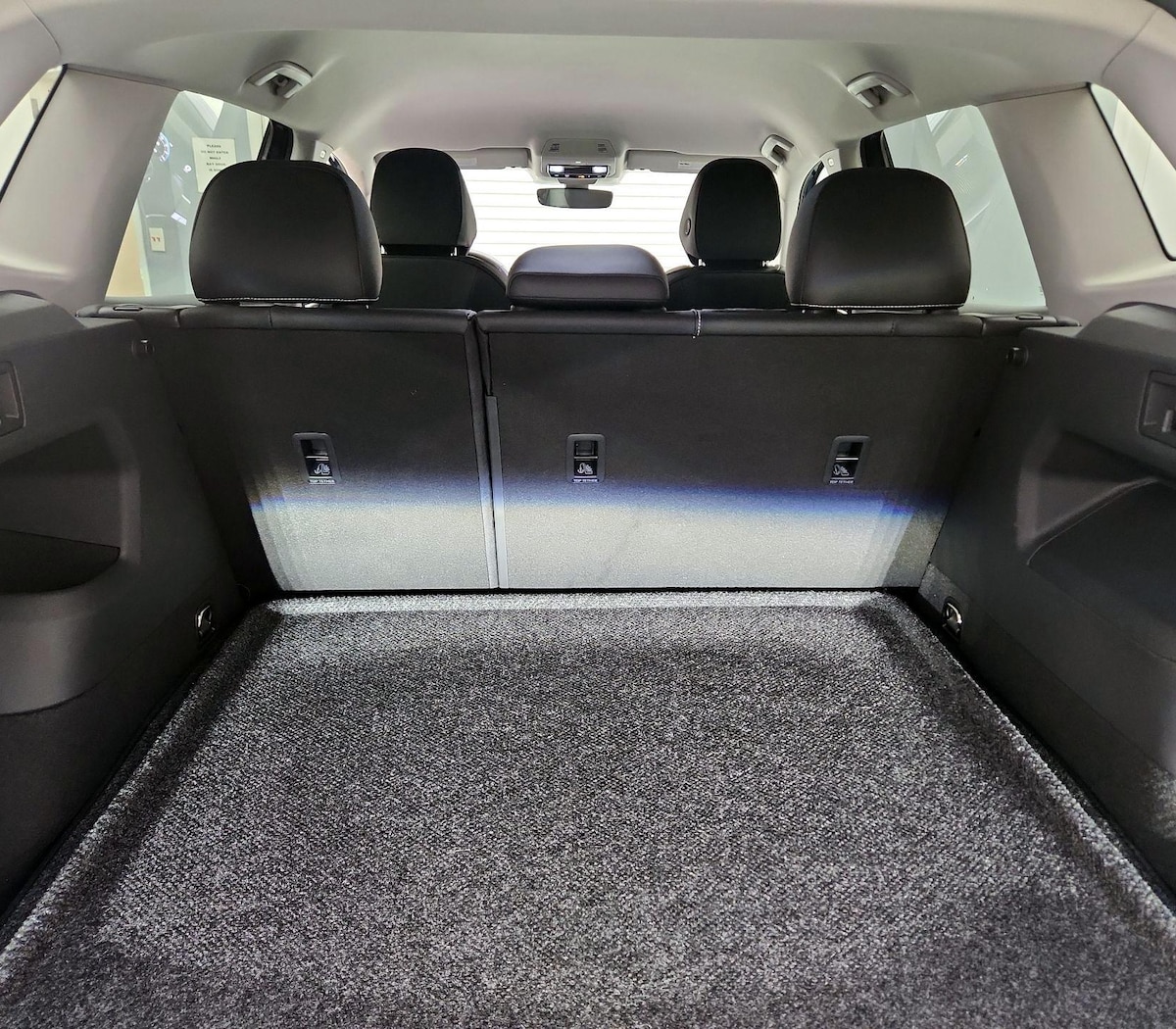 Trunk/Cargo (Seats Up)