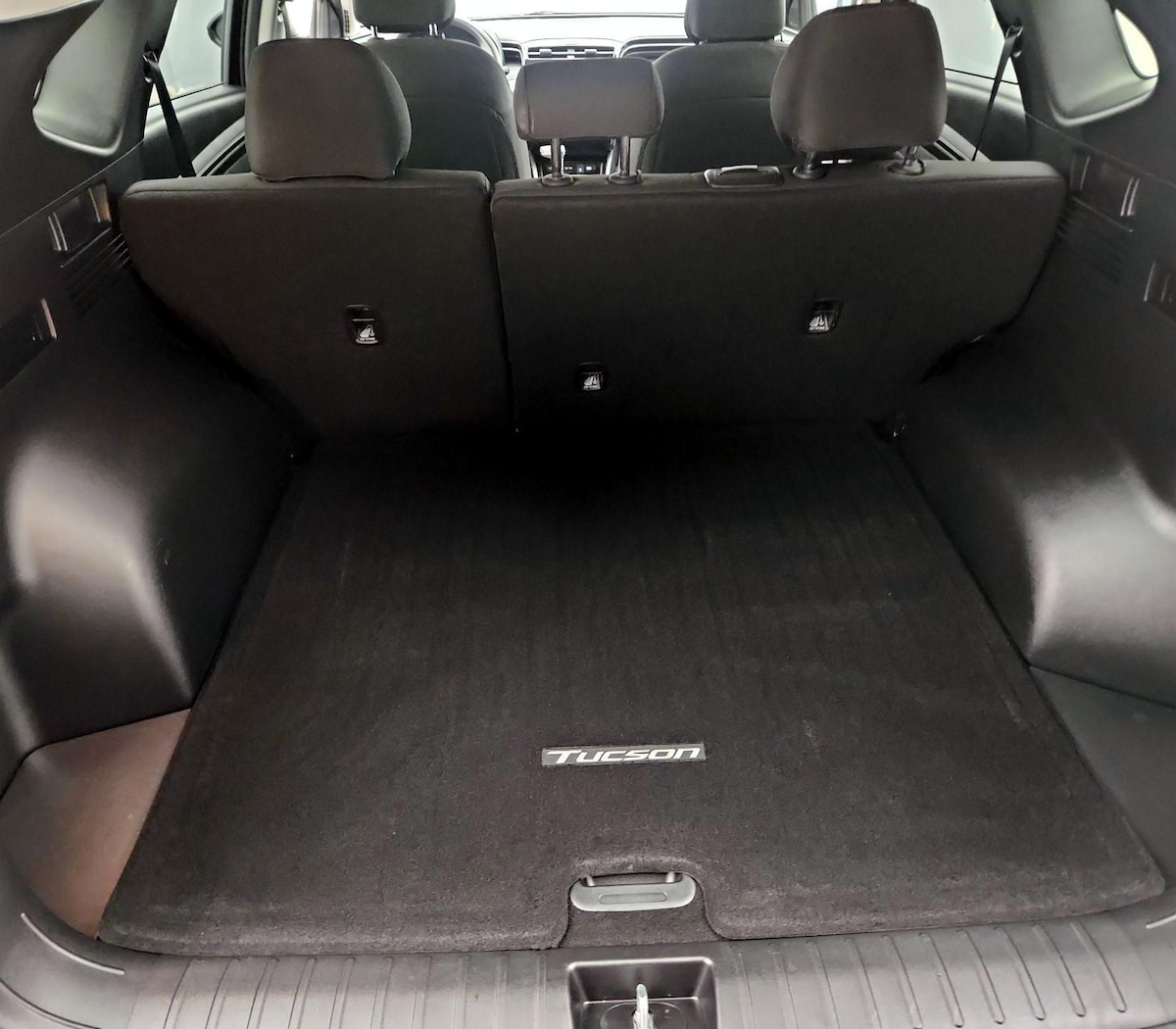 Trunk/Cargo (Seats Up)